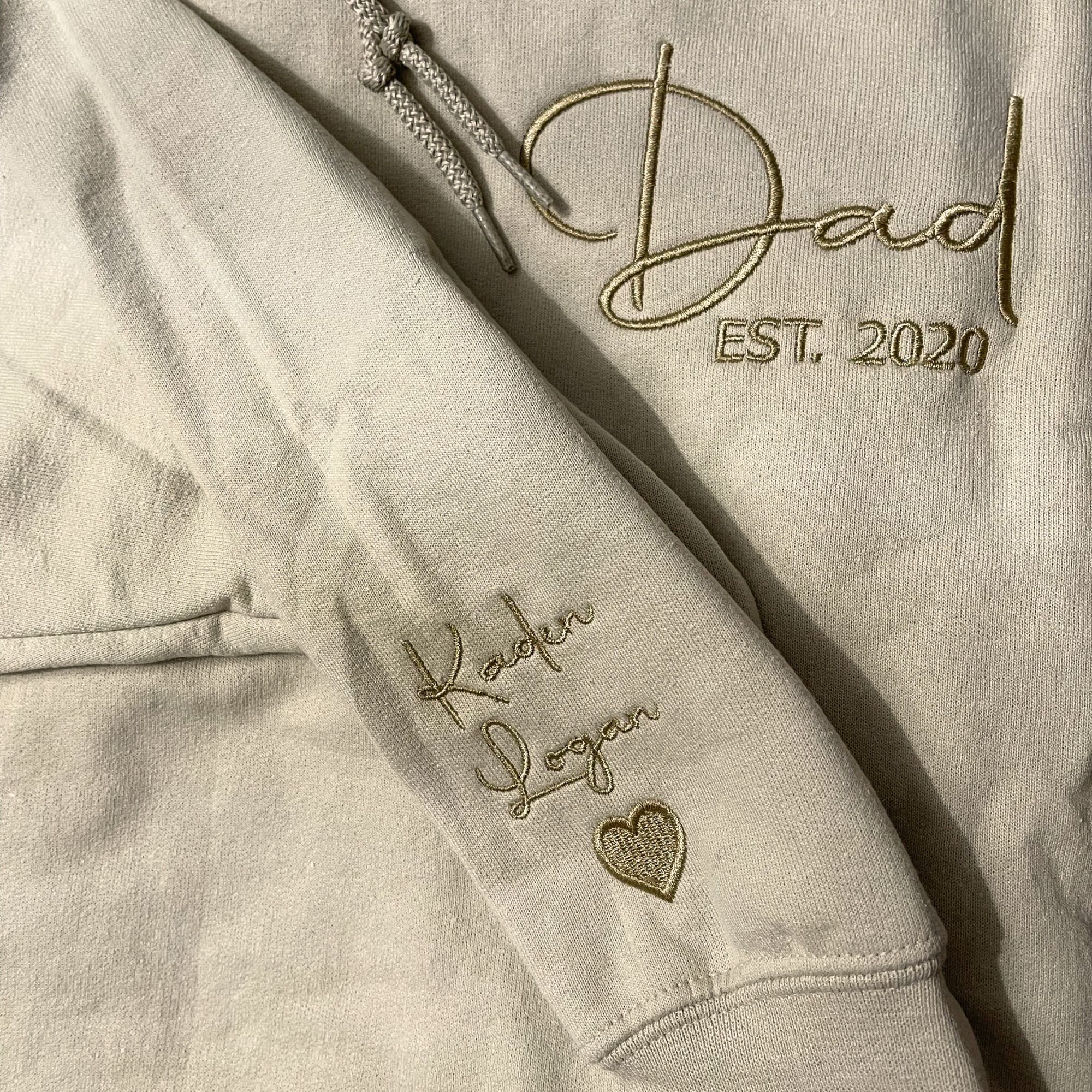 Personalized Grandpa Sweatshirt Embroidered, Grandpa EST Crewneck with Kid Name, Father's Day Gift Idea em4