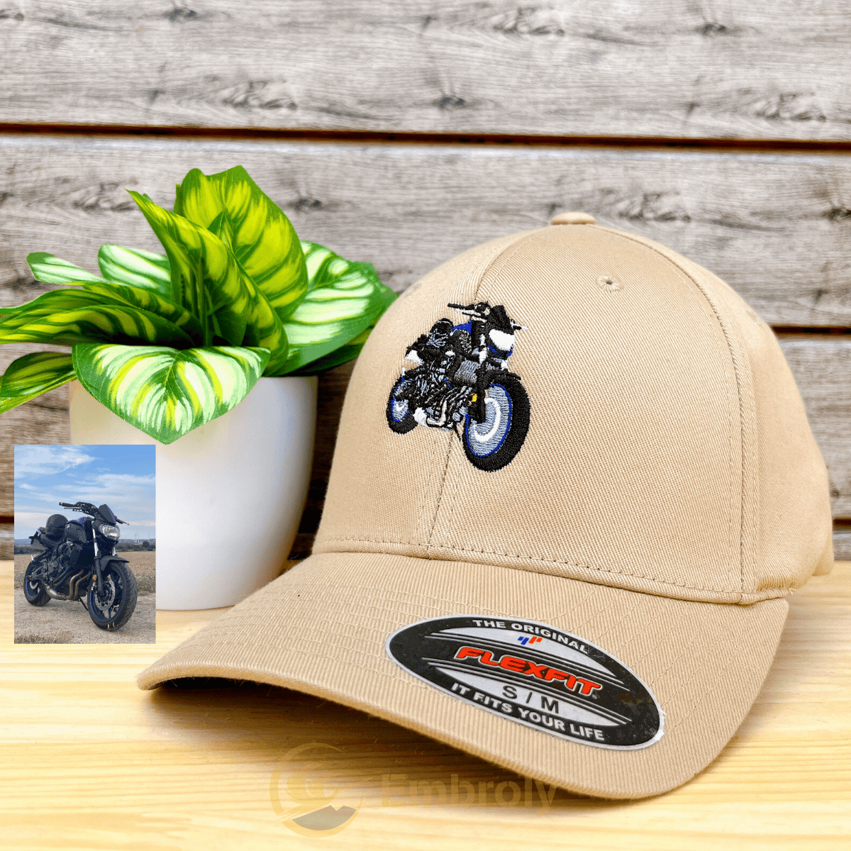 Embroidery Custom Car Design Cap, Customized With Name Or Roman Numeral Under Photo EM1