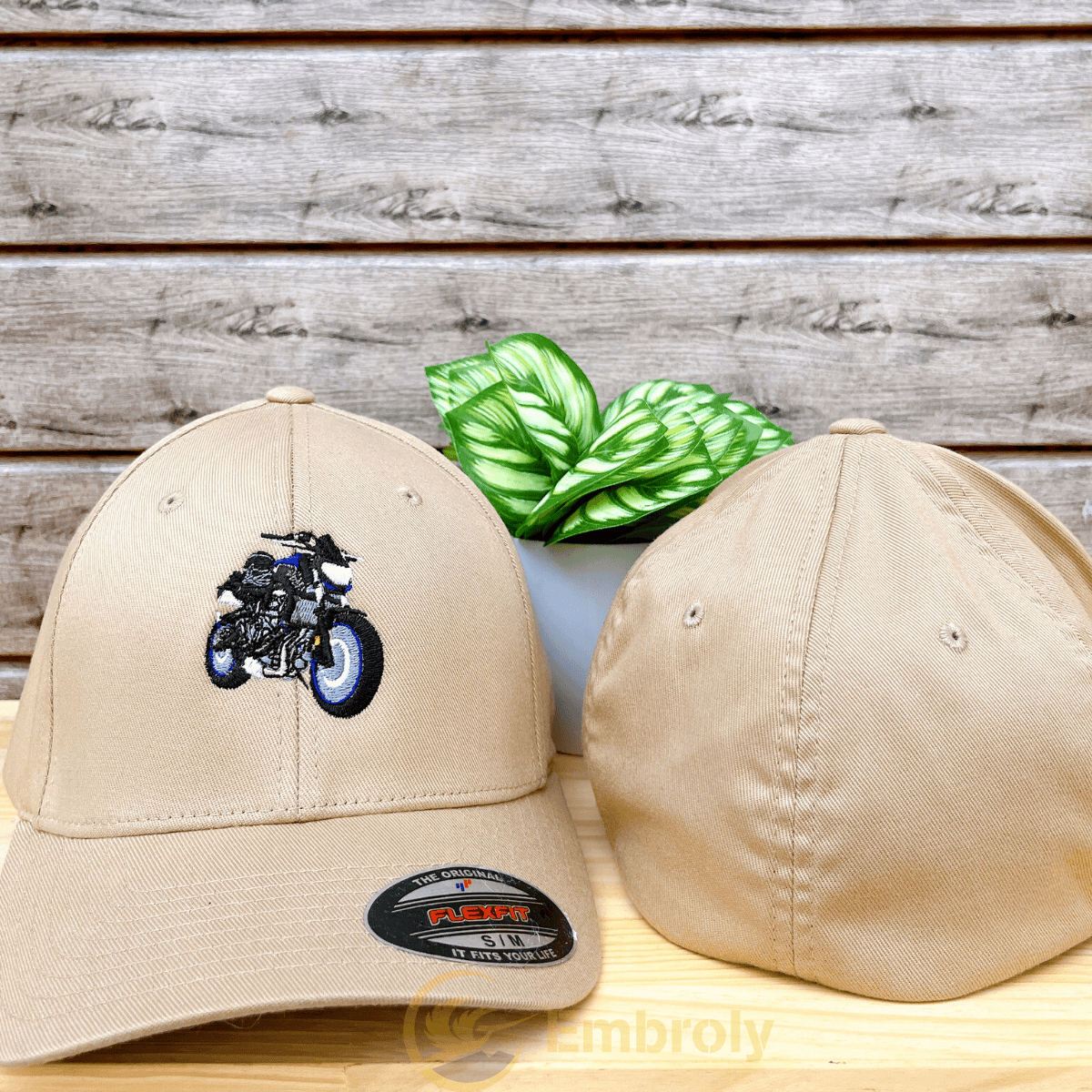 Embroidery Custom Car Design Cap, Customized With Name Or Roman Numeral Under Photo EM1