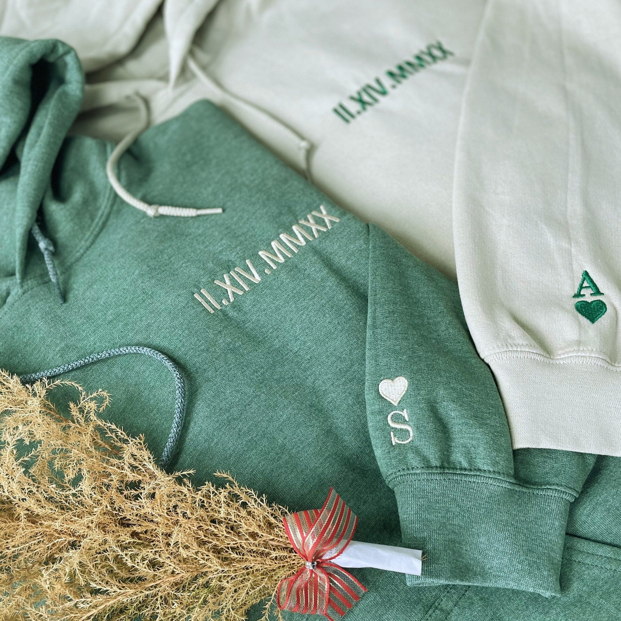 Personalized Embroidery Roman Numeral Anniversary Hoodie, Father Day Custom Matching Couple Sweatshirt Unisex em3