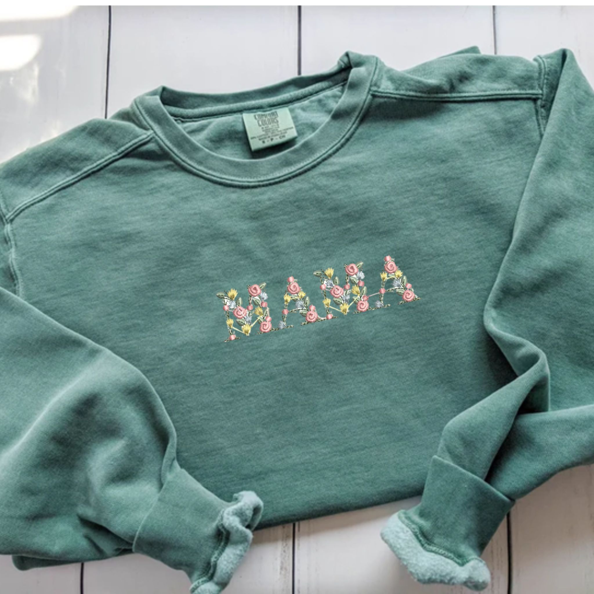 Comfort Colors Mama Embroidered Floral Sweatshirt, Personalized Floral Mama crewneck, Mother's Day Gift Ideas EM1