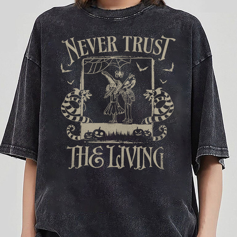 Never Trust The Living , Beetlejuice , Horror Halloween films , Humorous Halloween 2 CCC