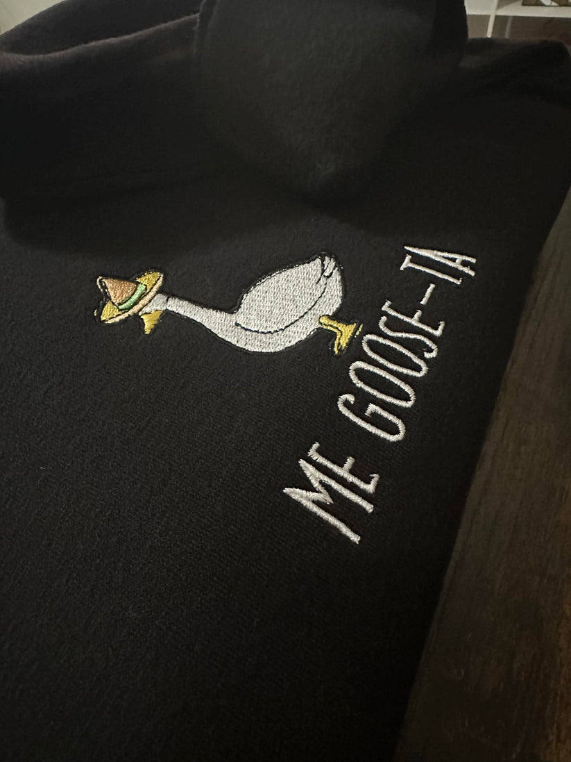 Me Goose Ta Embroidery Sweatshirt EM1709S