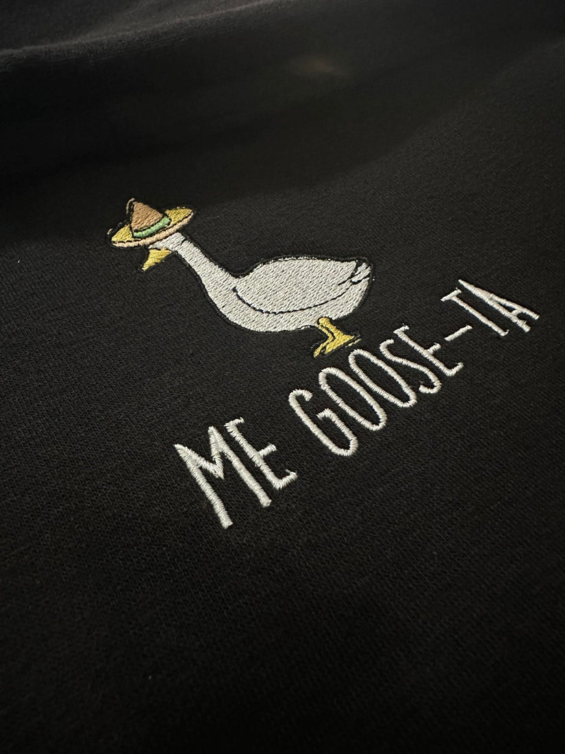 Me Goose Ta Embroidery Sweatshirt EM1709S