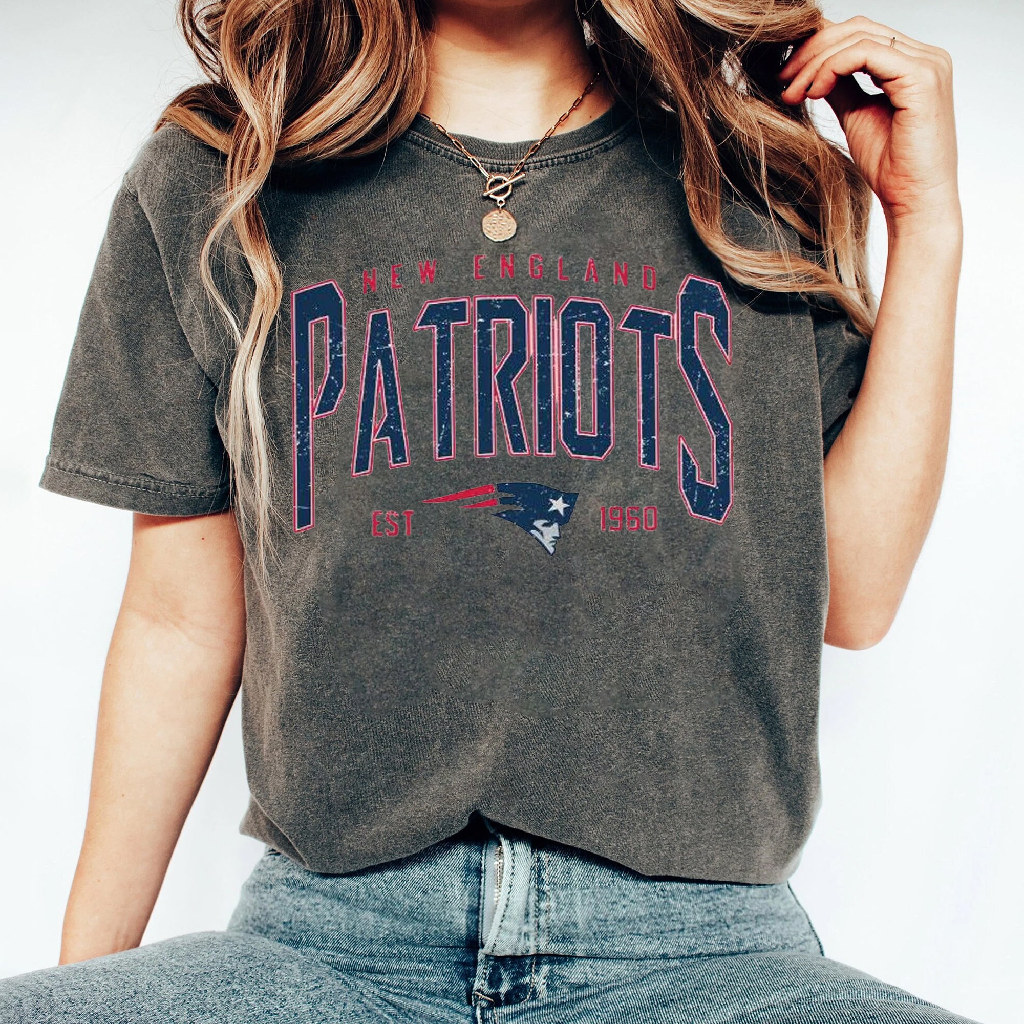 Vintage New England Patriots shirt, Patriots sweatshirt, New England Football Fan shirt, Patriots tee, Patriots t-shirt, Game Day apparel KKK