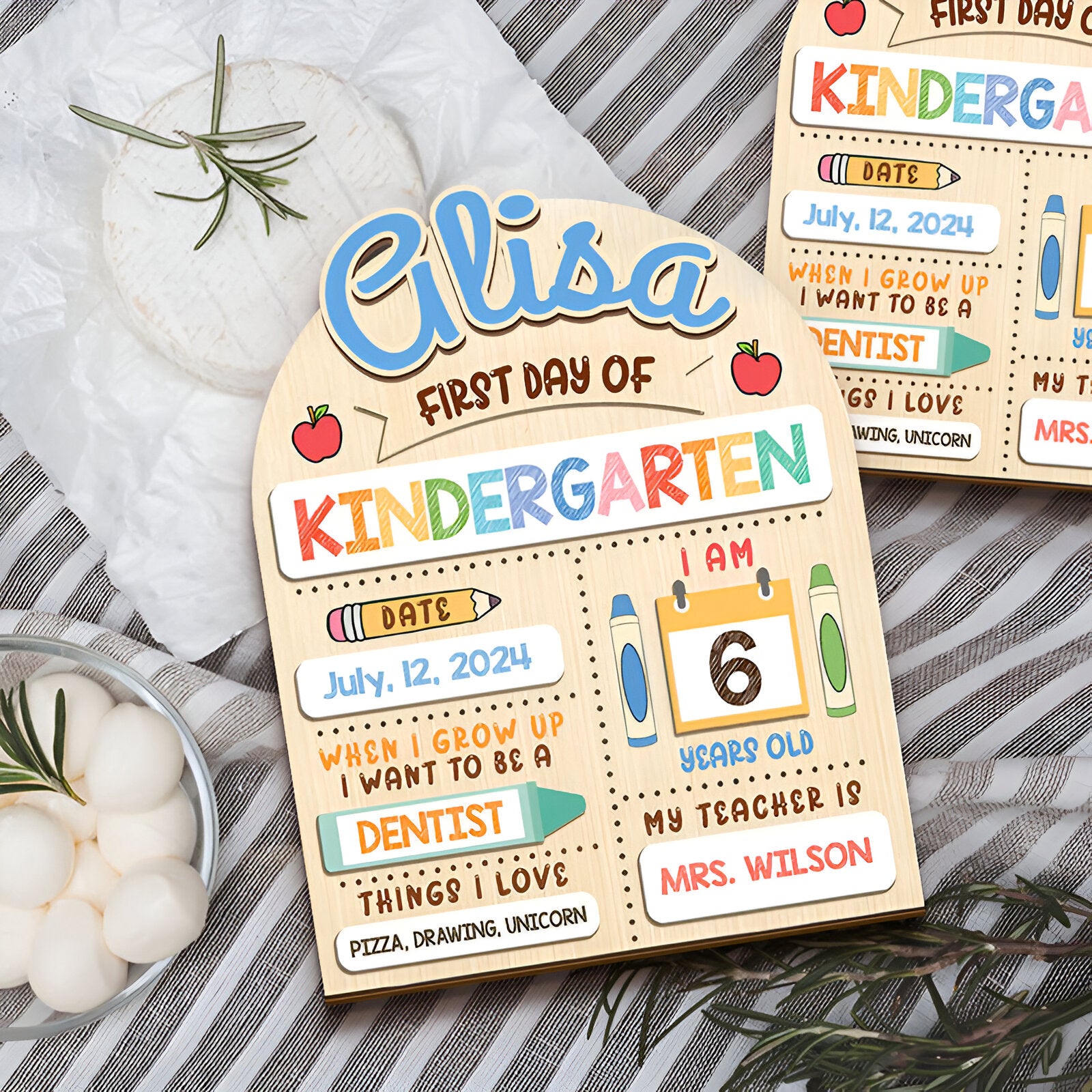 Personalized Name First Day Of School Sign with Apples Pattern Cute Present for Kids Scsign