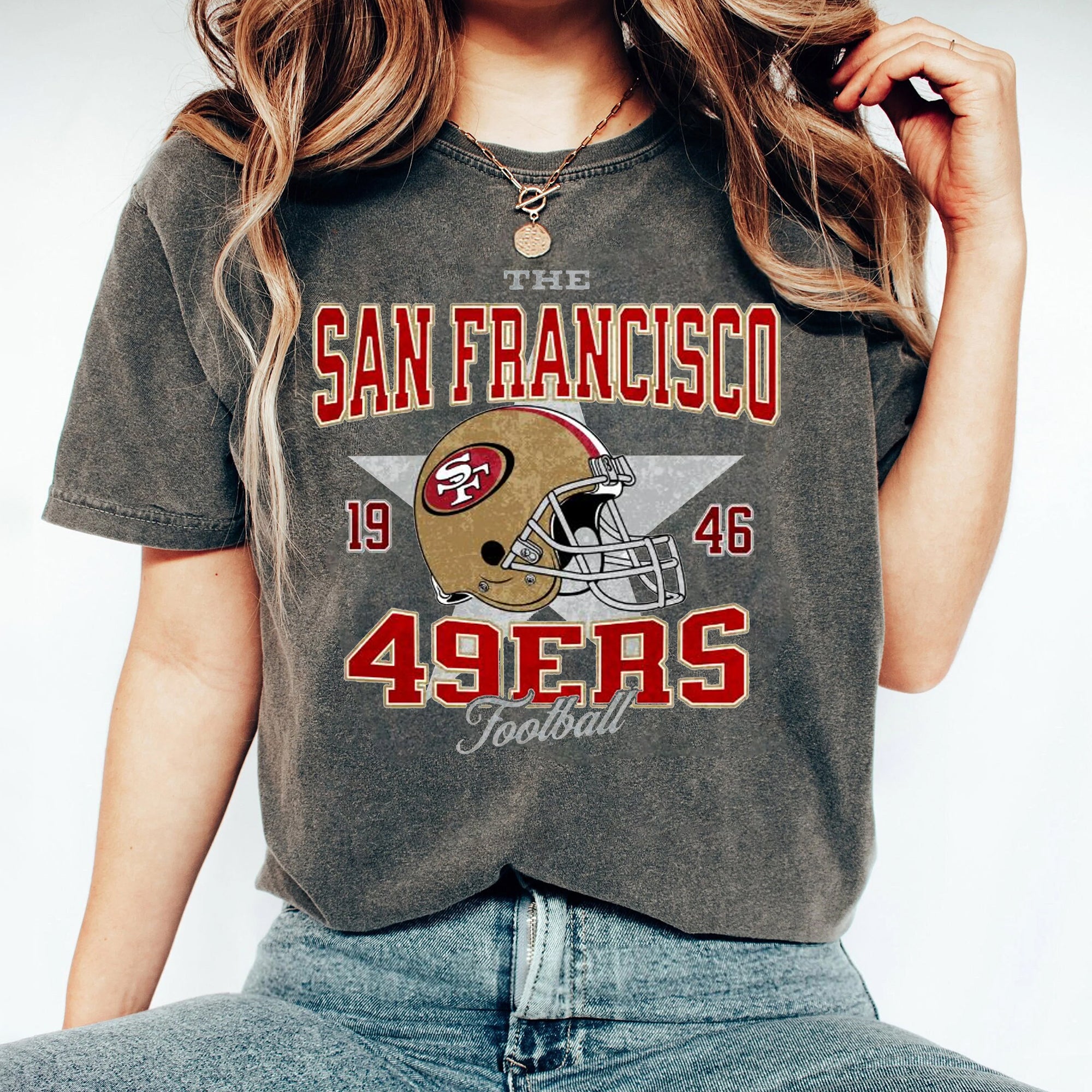 San Francisco 49ers Football Crewneck Sweatshirt  Vintage Style  Unisex Fit EEE