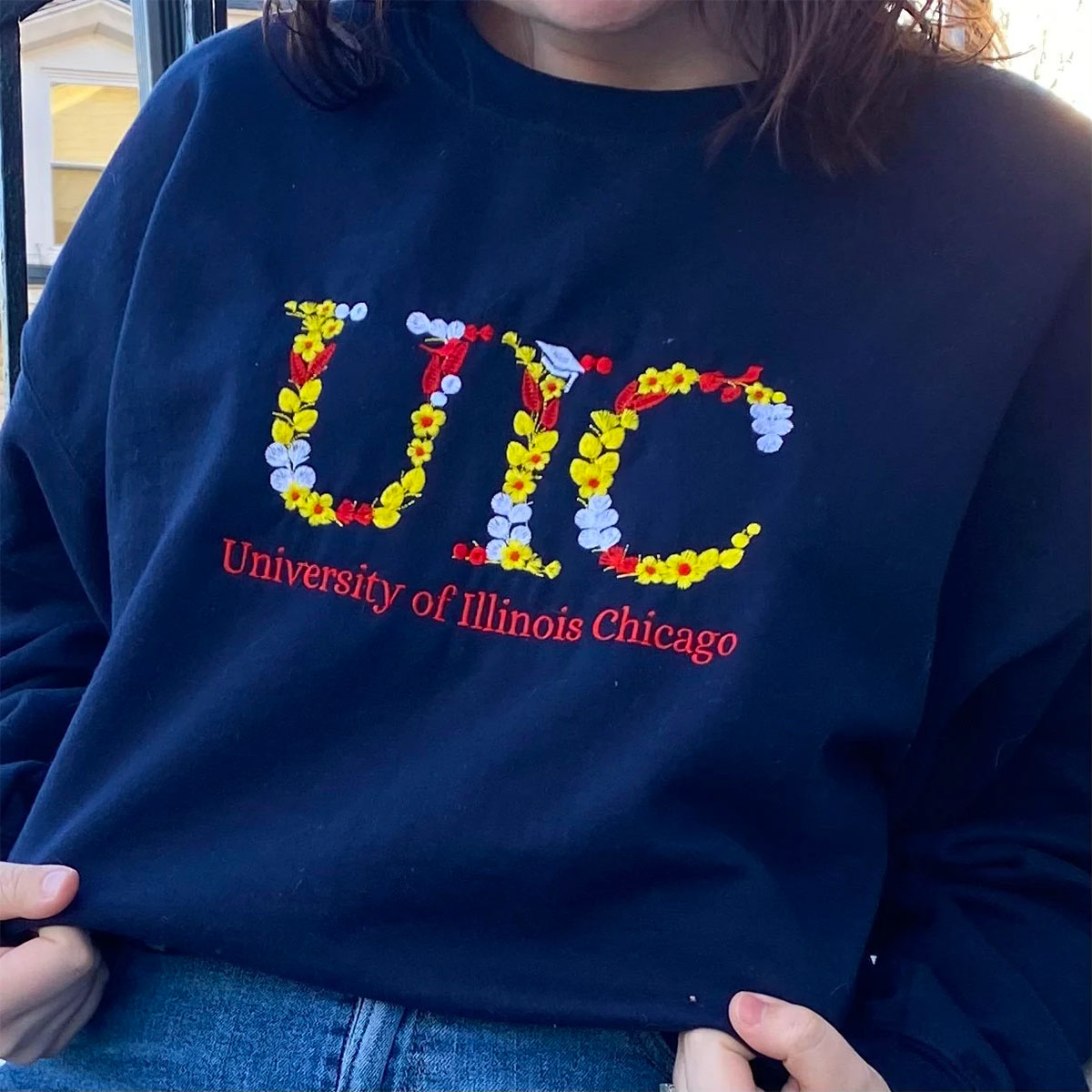 Custom Embroidered Flower Letter Sweatshirt with Name of University EM5