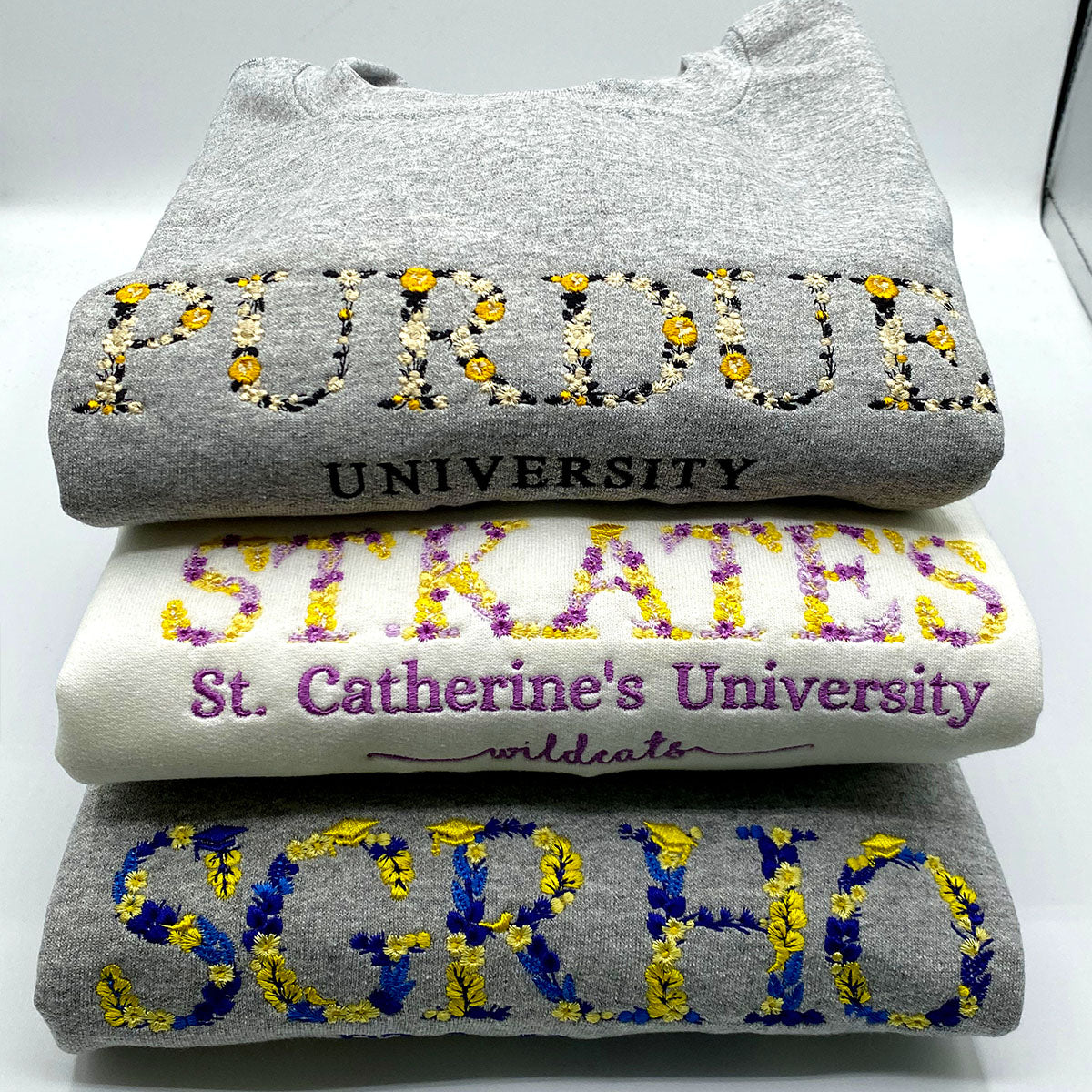 Custom Embroidered Flower Letter Sweatshirt with Name of University EM5