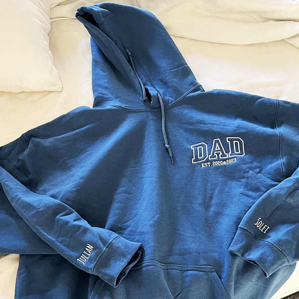 Custom Dad Sweatshirt Hoodie with Name of Child, Daddy EST 2024 Crewneck embroidered em4