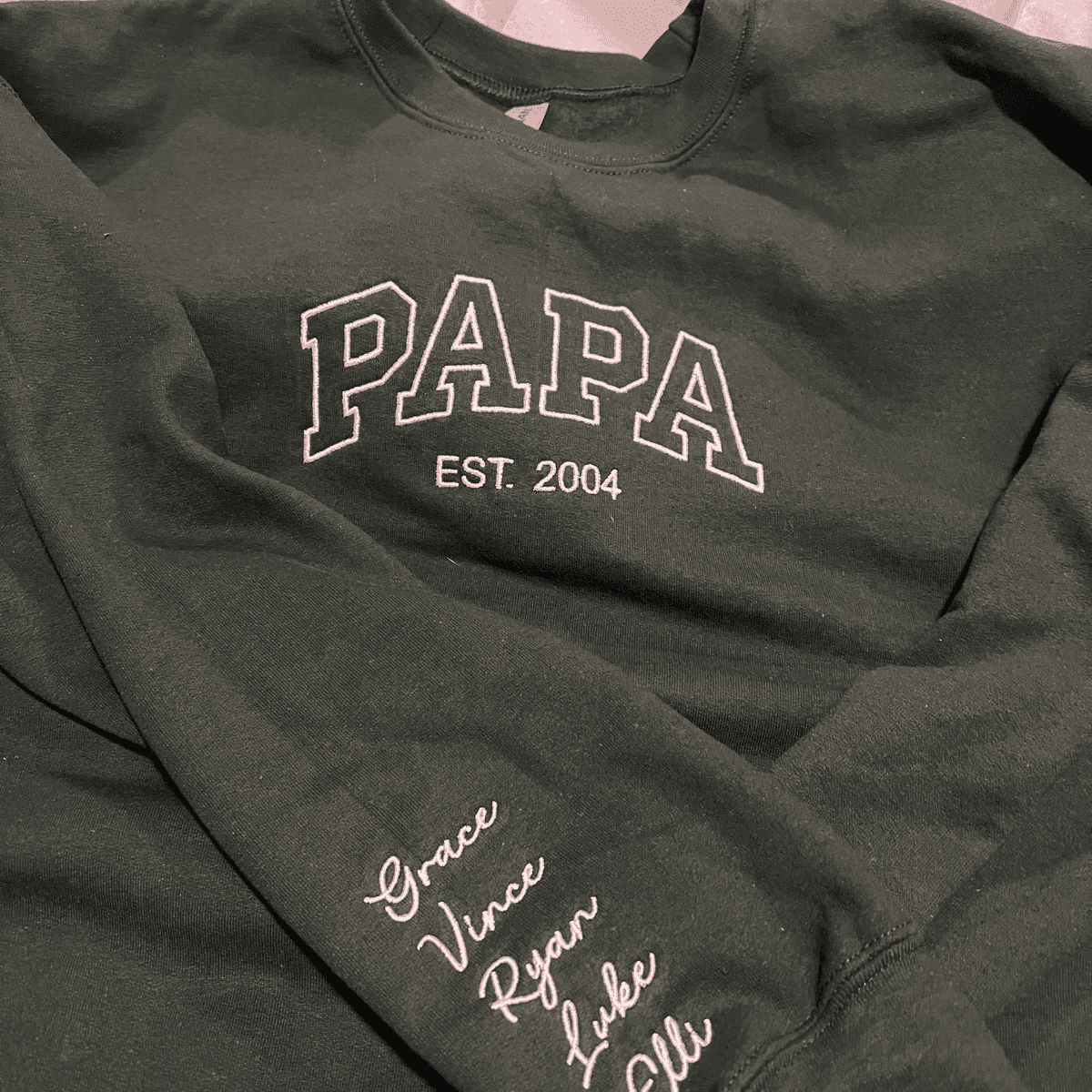 Custom Dad Sweatshirt Hoodie with Name of Child, Daddy EST 2024 Crewneck embroidered em4