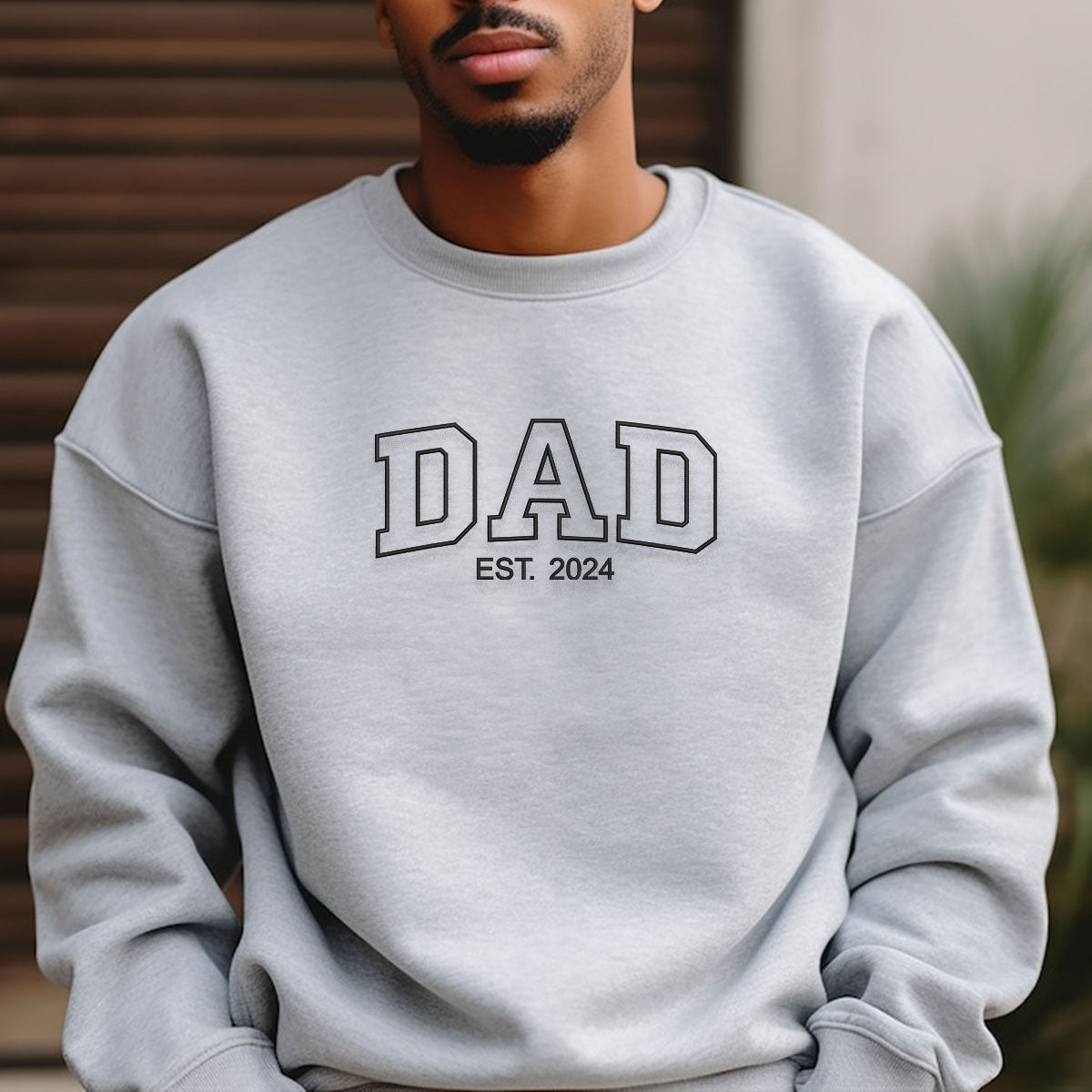 Custom Dad Sweatshirt Hoodie with Name of Child, Daddy EST 2024 Crewneck embroidered em4