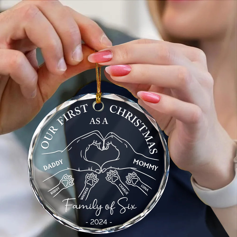 First Christmas As A Family Of Four Holding Hands - Personalized Circle Glass Ornament ORNA1210