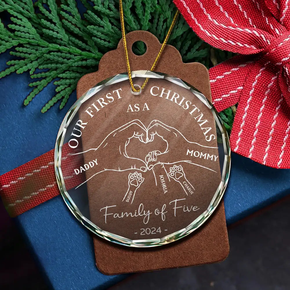 First Christmas As A Family Of Four Holding Hands - Personalized Circle Glass Ornament ORNA1210