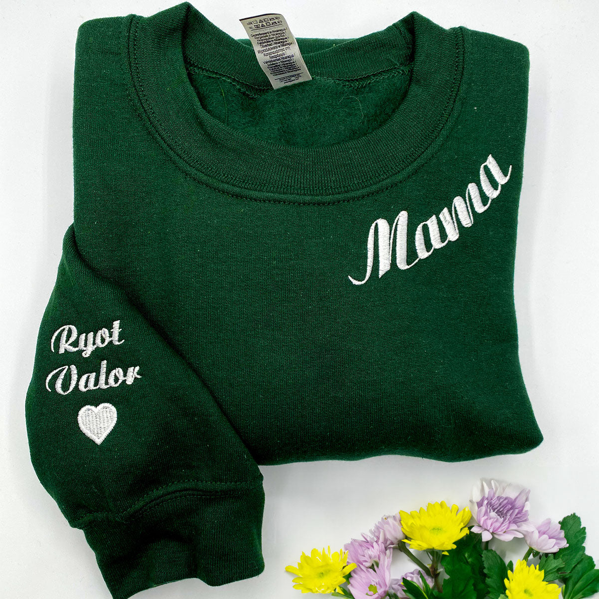 Mama Sweatshirt Embroidered, Custom Mama Crewneck With Kids Names, Heart On Sleeve em4