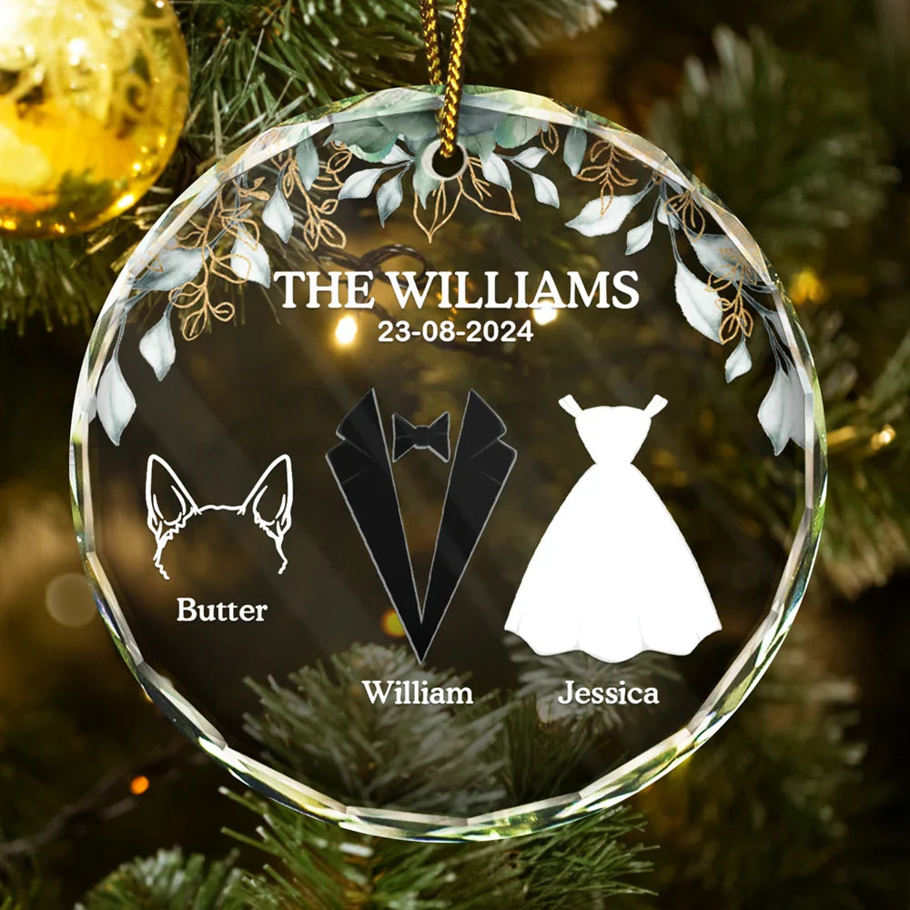 Married Couples With Pets - Personalized Circle Glass Ornament ORNA1210