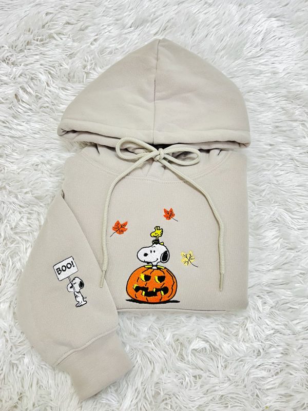 Snoopy Woodstock Fall Embroidered Sweatshirt, Snoopy Pumpkin Embroidered Hoodie, Halloween Cartoon Dog Embroidery Crewneck Sweatshirt Sleeve EMHA0509
