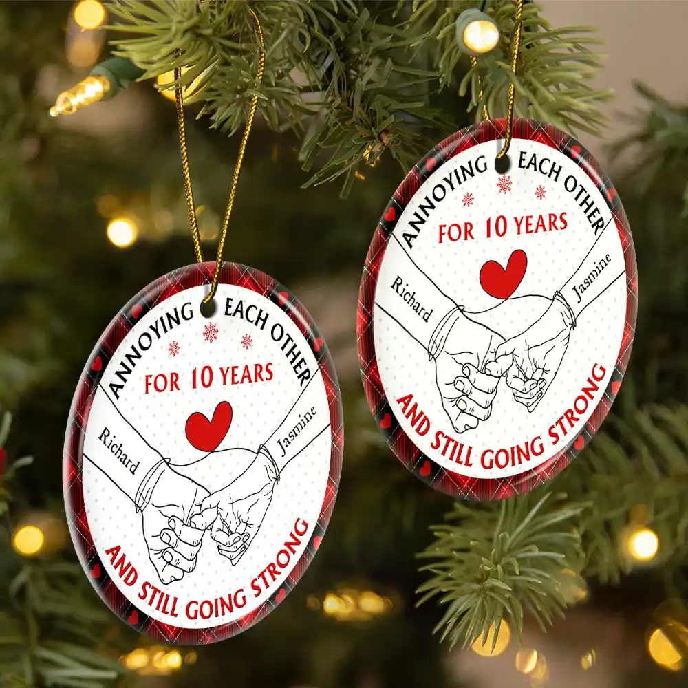 Holding Hands Old Couple Annoying Each Other - Personalized Circle Ceramic Ornament ORNA1210