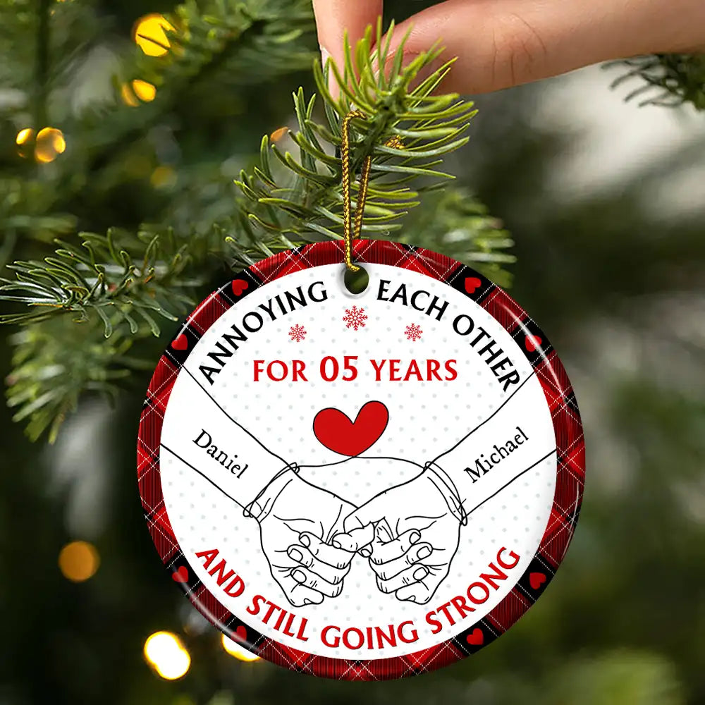 Holding Hands Old Couple Annoying Each Other - Personalized Circle Ceramic Ornament ORNA1210