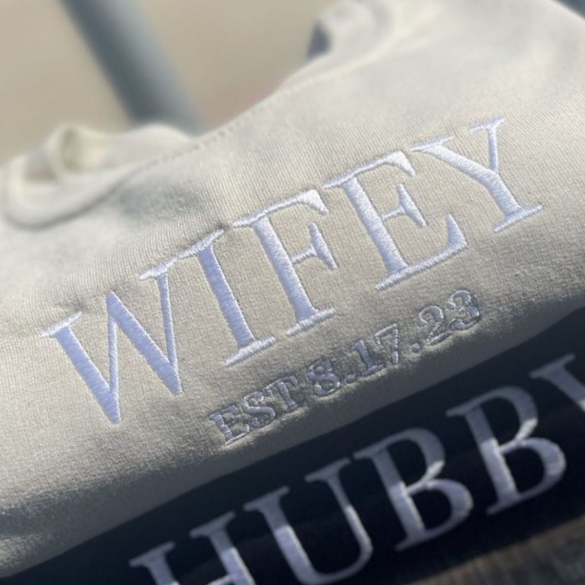 Customized Wifey and Hubby Sweatshirts, Bridal Couple Pullover, Personalized Wifey Sweater, Honeymoon Gift em4