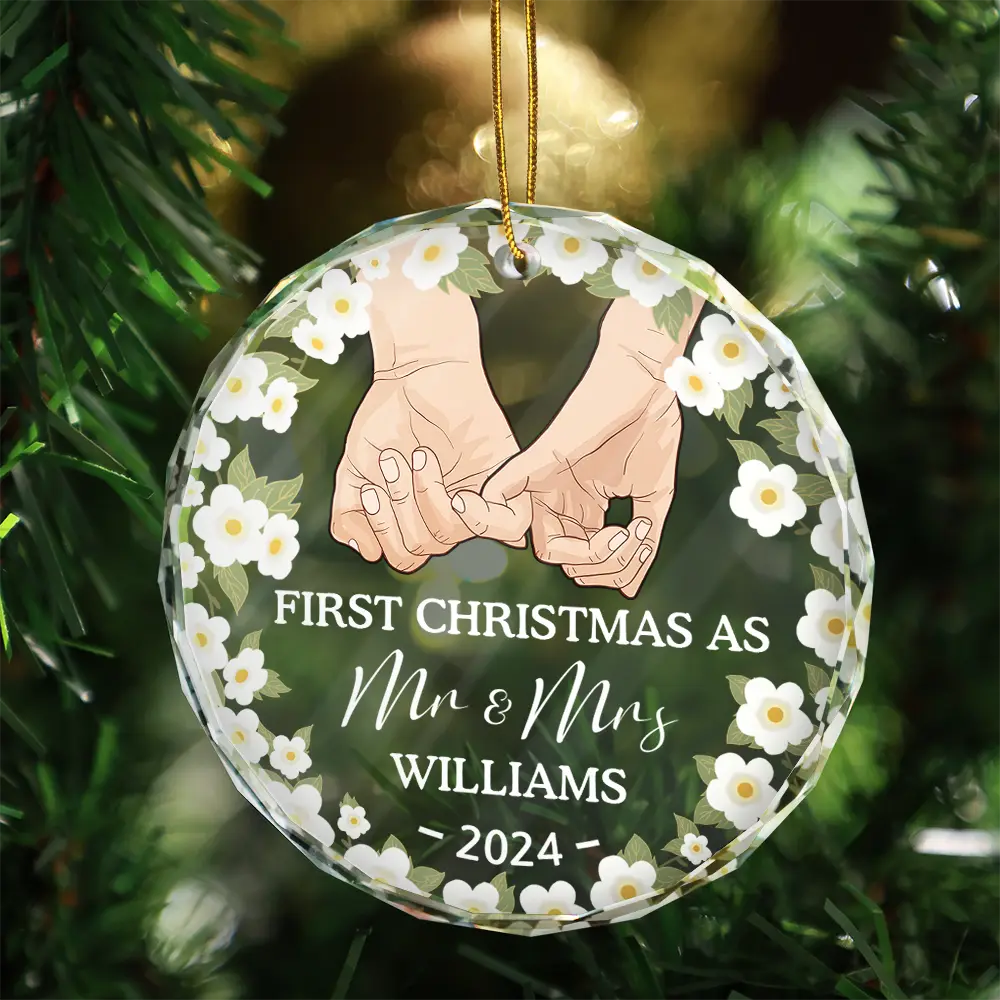 Holding Hands Husband And Wife First Christmas - Personalized Circle Glass Ornament ORNA1210