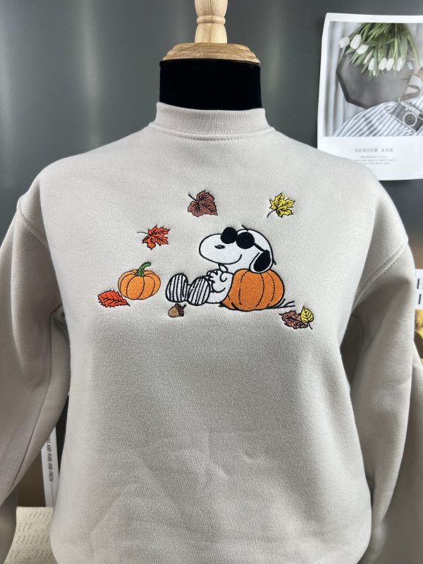 Snoopy Fall Embroidered Sweatshirt; Cartoon Snoopy Halloween Sweatshirt EMHA0509