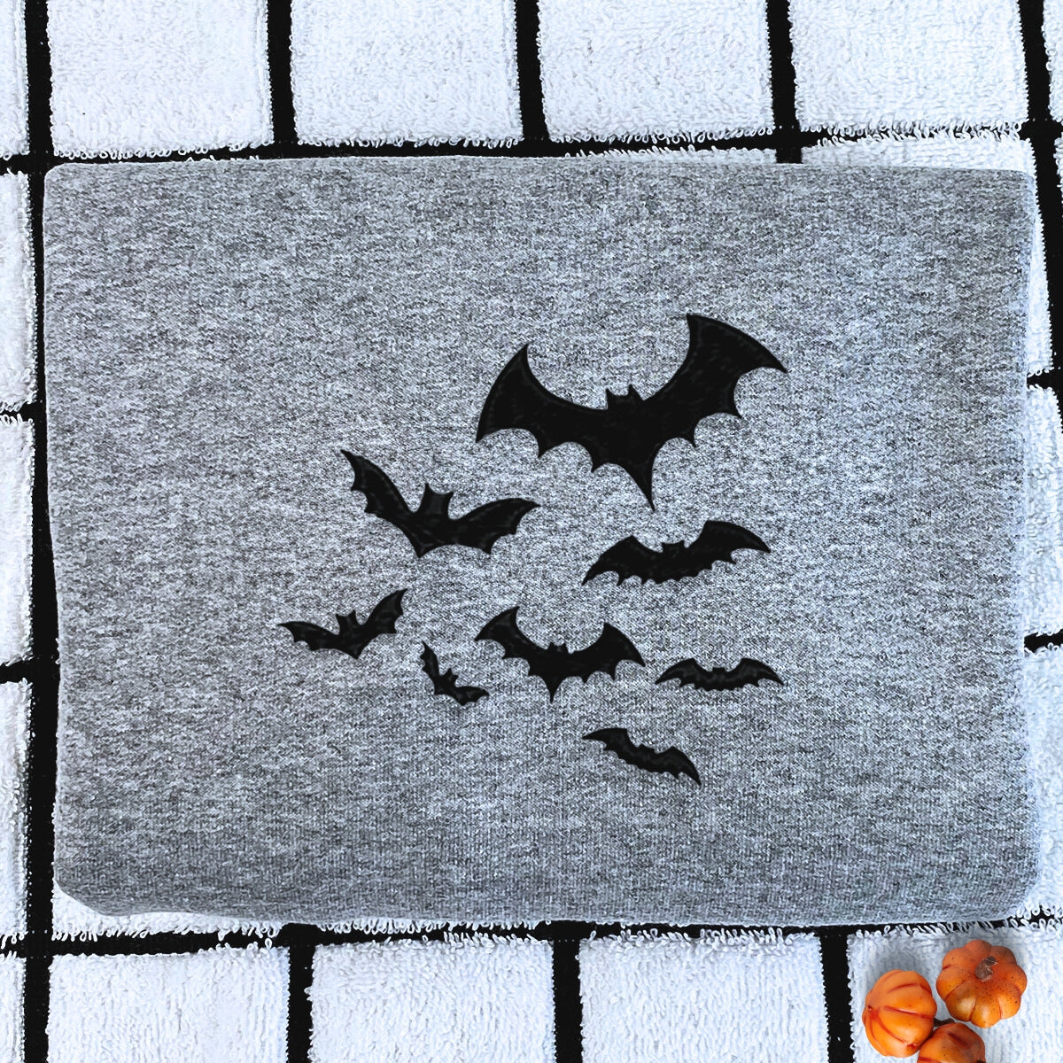 Bats Halloween Crewneck Sweatshirt, Embroidered Bats on Sleeve Hoodie for Men Women EMHA2608