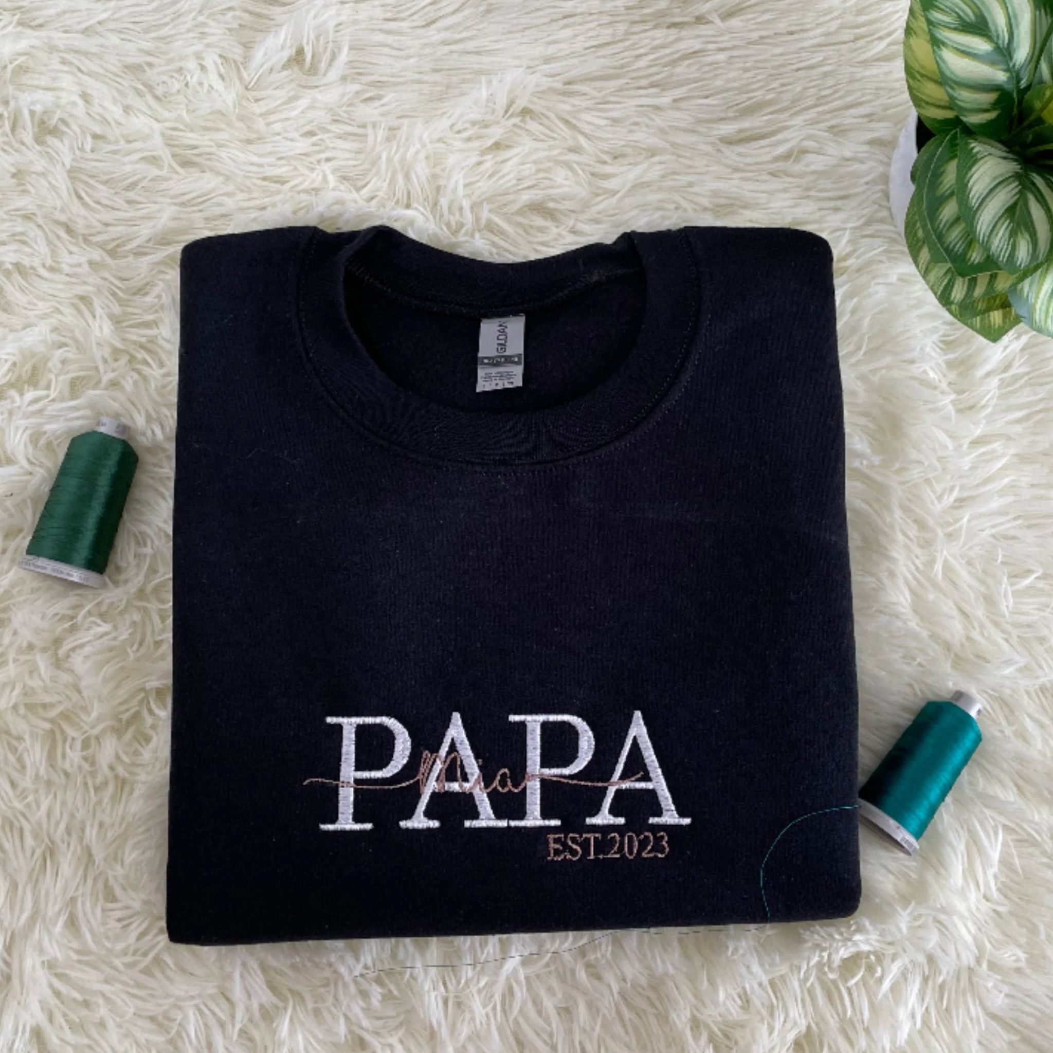 Best Dad with Name of Child Embroidery Sweatshirt, Custom Papa with Kid Name, Unique Gift for Dad em4