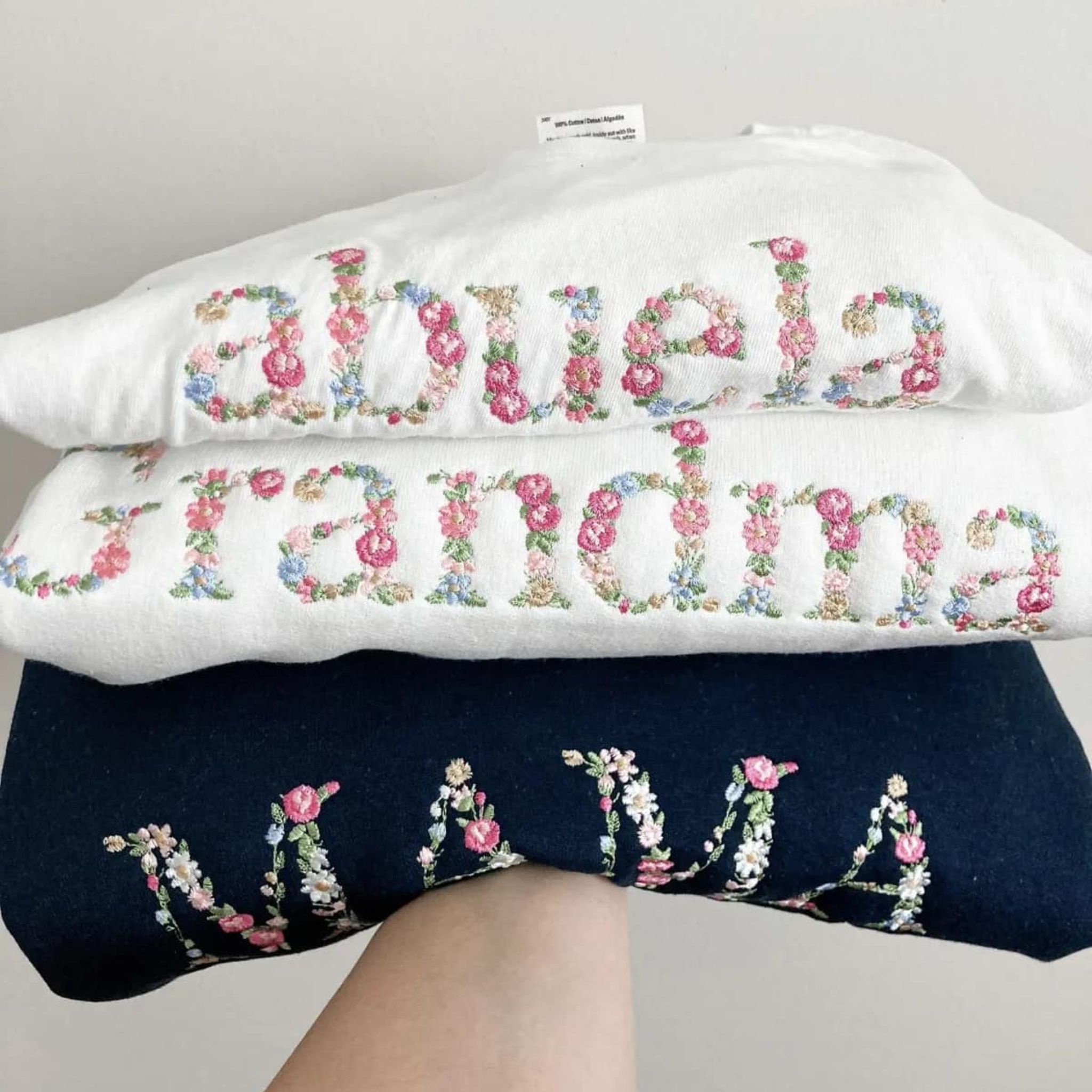 Custom Floral Name with Flower Letter Sweatshirt, Embroidery Mama Crewneck, Unique Gift Ideas EM1