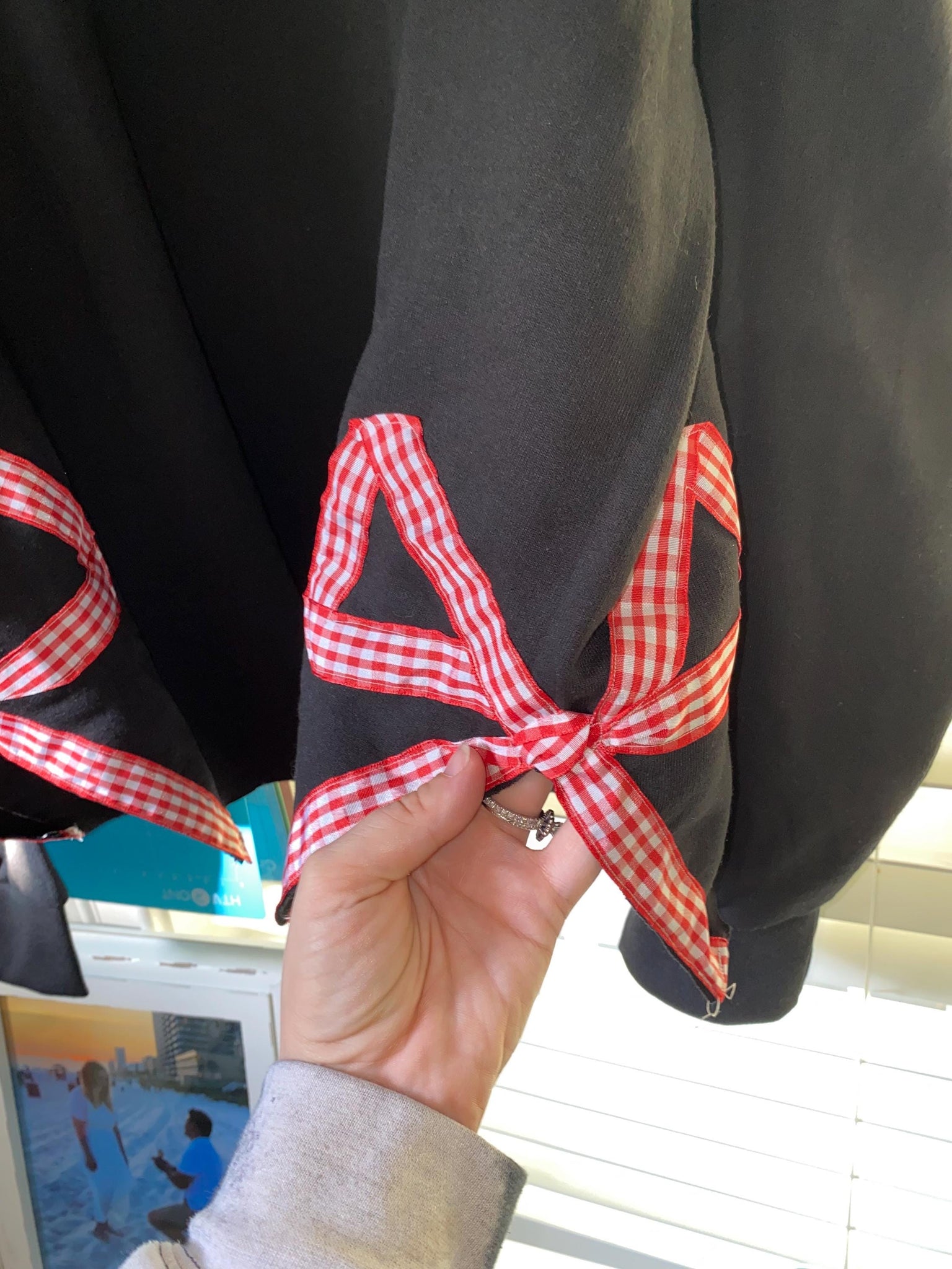 Custom Side slit ribbon sweatshirt ESIBOW