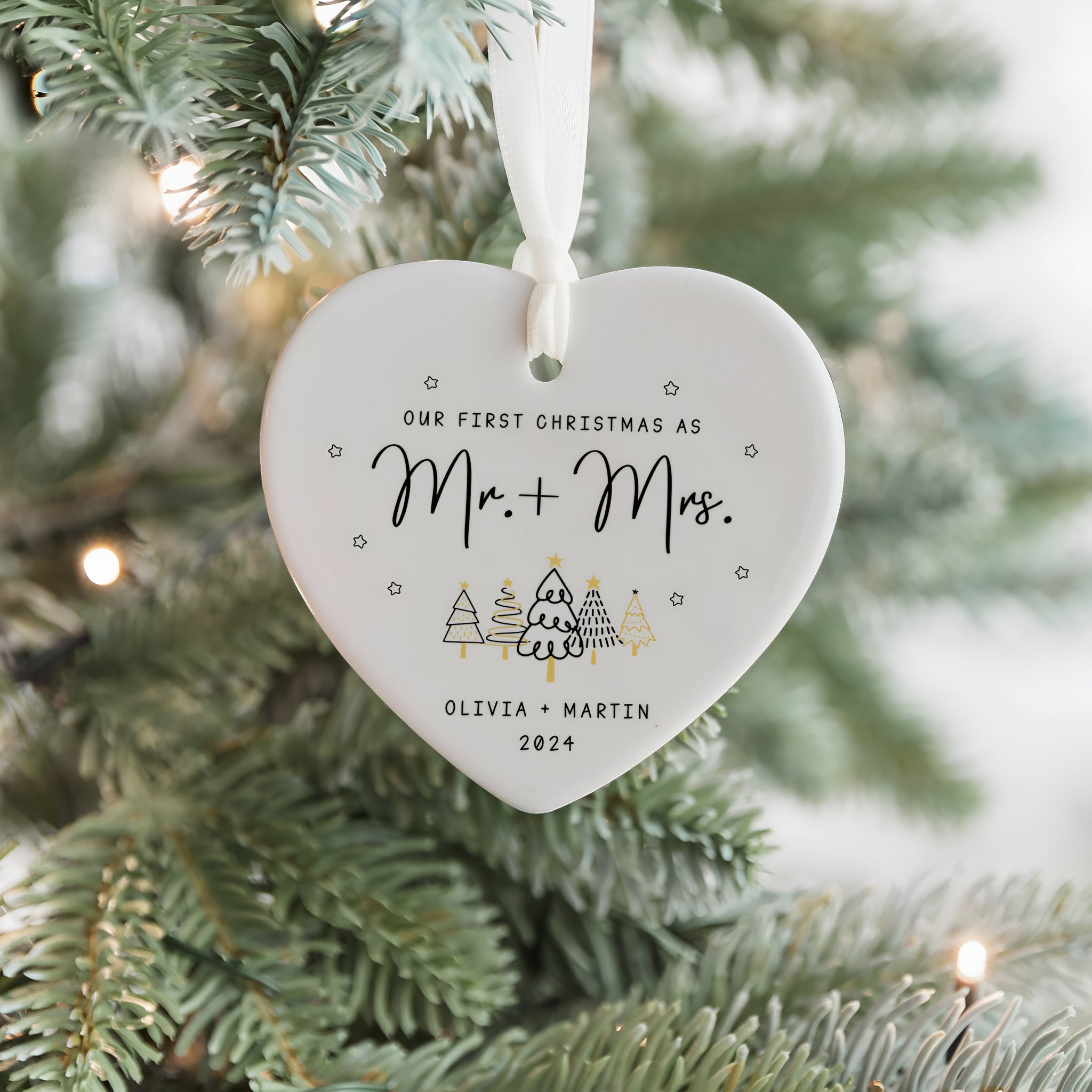 Custom Mr and Mrs Ornament, Engagement Ornament Gift For Couple, Newlywed Gift, Wedding Christmas Ornaments, Anniversary Gift For Husband Wife CY06-05 ORN2509
