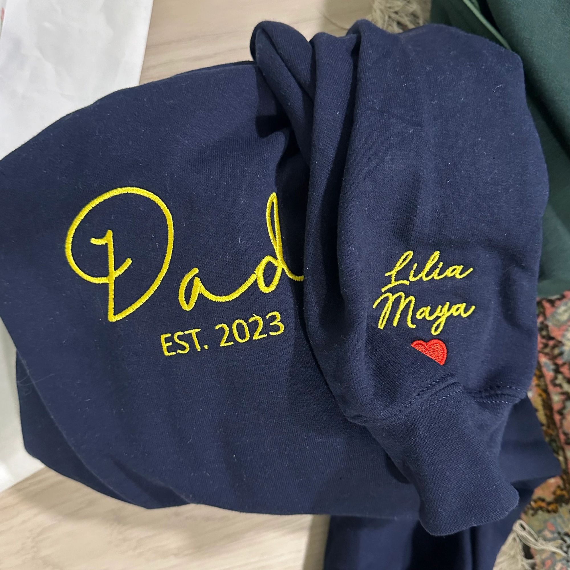 Best Sweatshirt for Dad, Personalized Hoodie with Kid Name on Sleeve, Dad Est Embroidered Crewneck em3