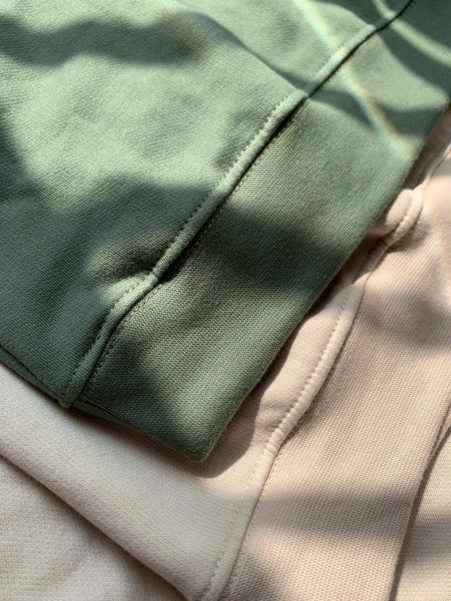 Embroidered Glitter Red Side Bow Appliqu? Sweatshirt, Embroidered Glitter Red Christmas Side Bow Appliqu? Sweatshirt ESIBOW