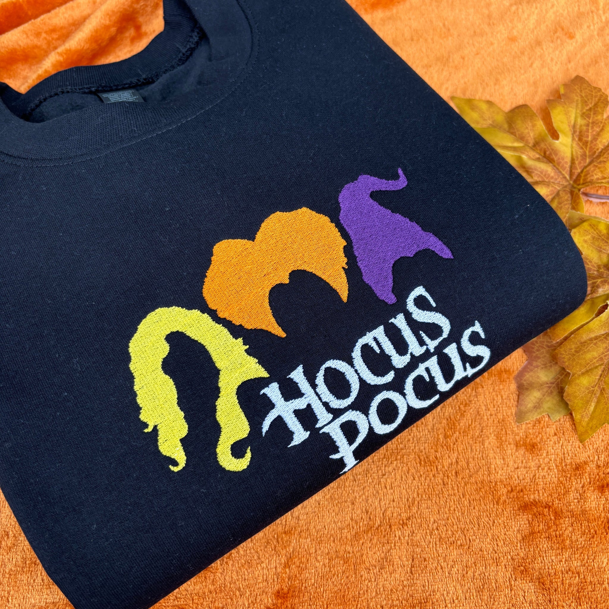 HOCUS POCUS EMBROIDERED SWEATSHIRT EMHA2808