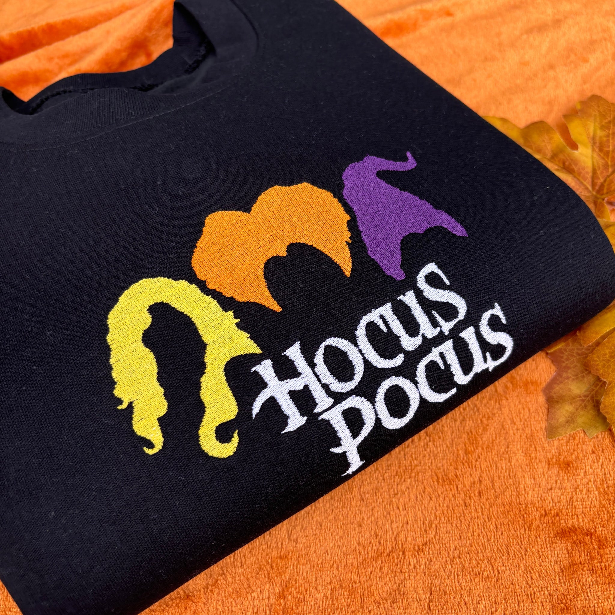 HOCUS POCUS EMBROIDERED SWEATSHIRT EMHA2808