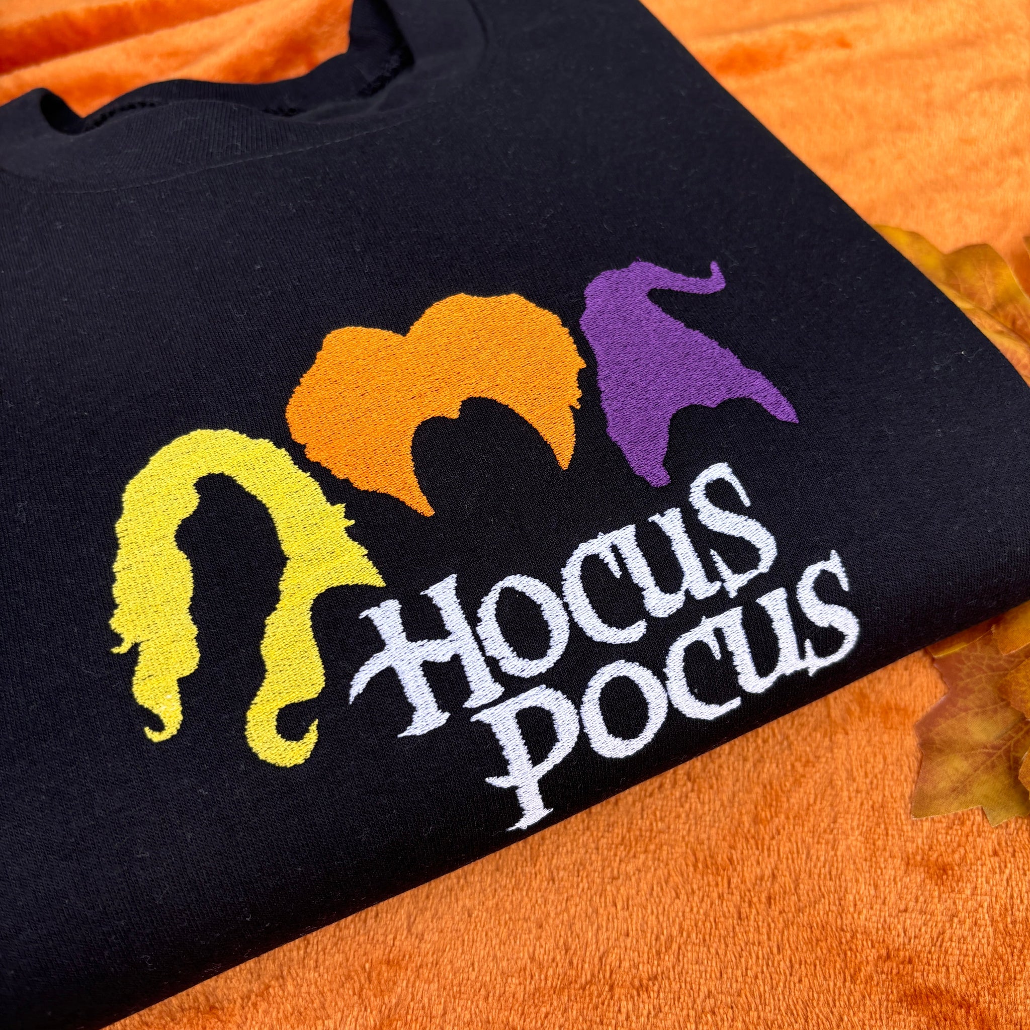 HOCUS POCUS EMBROIDERED SWEATSHIRT EMHA2808