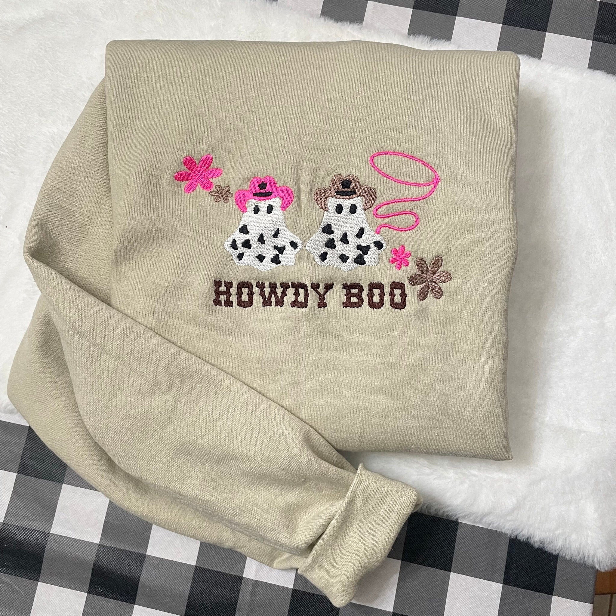 Howdy Boo Halloween Embroidered Sweatshirt - Trendy crewneck - Fall Fashion - Made to Order -Gifts for Her - Custom Made- Halloween clothing  EM1809S