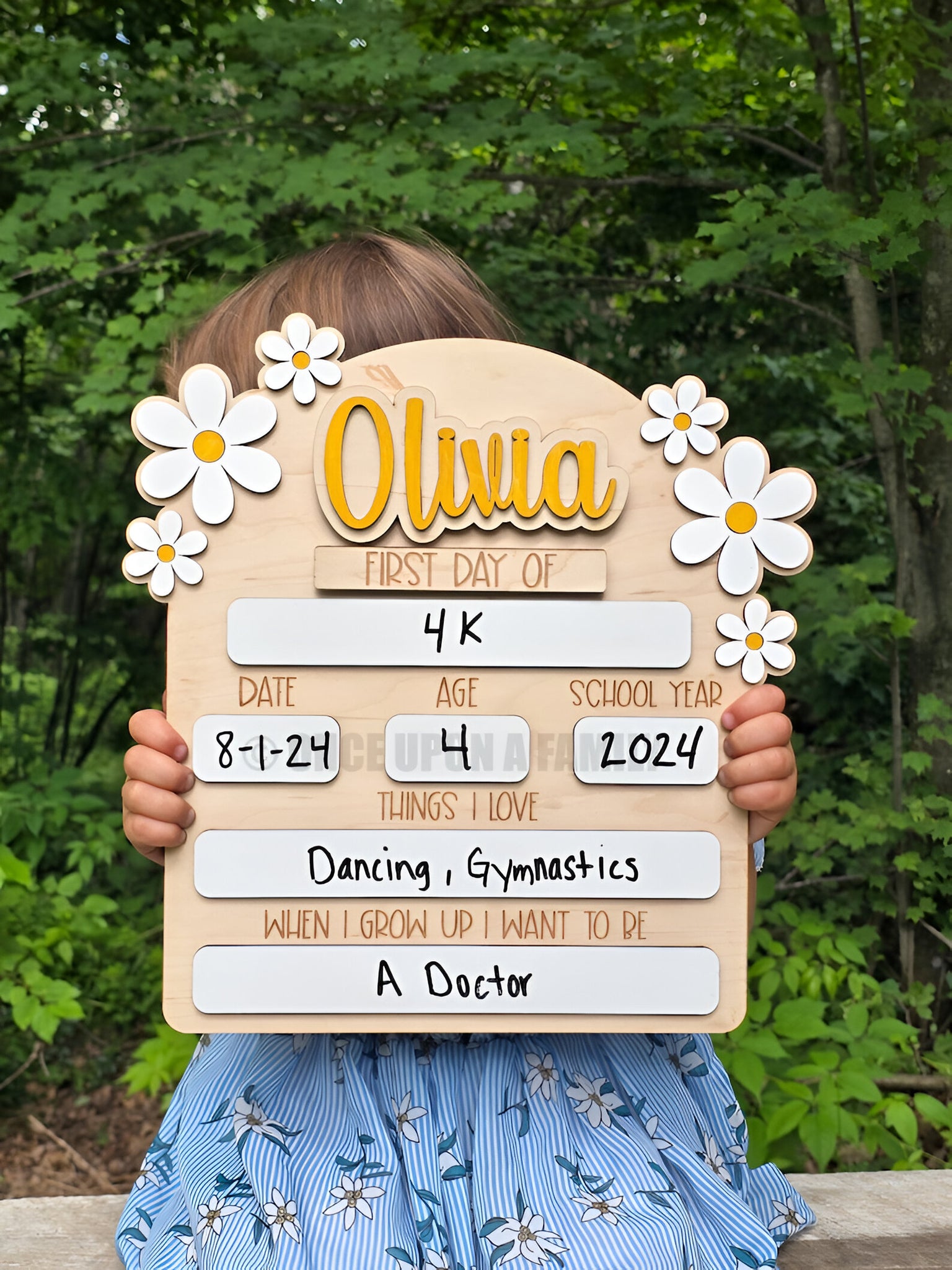 Personalized First Day of School Name Sign, Retro Flower, Daisy Back to School milestone board, Gift for Kid, photo prop kindergarten, Pre-K scsign1