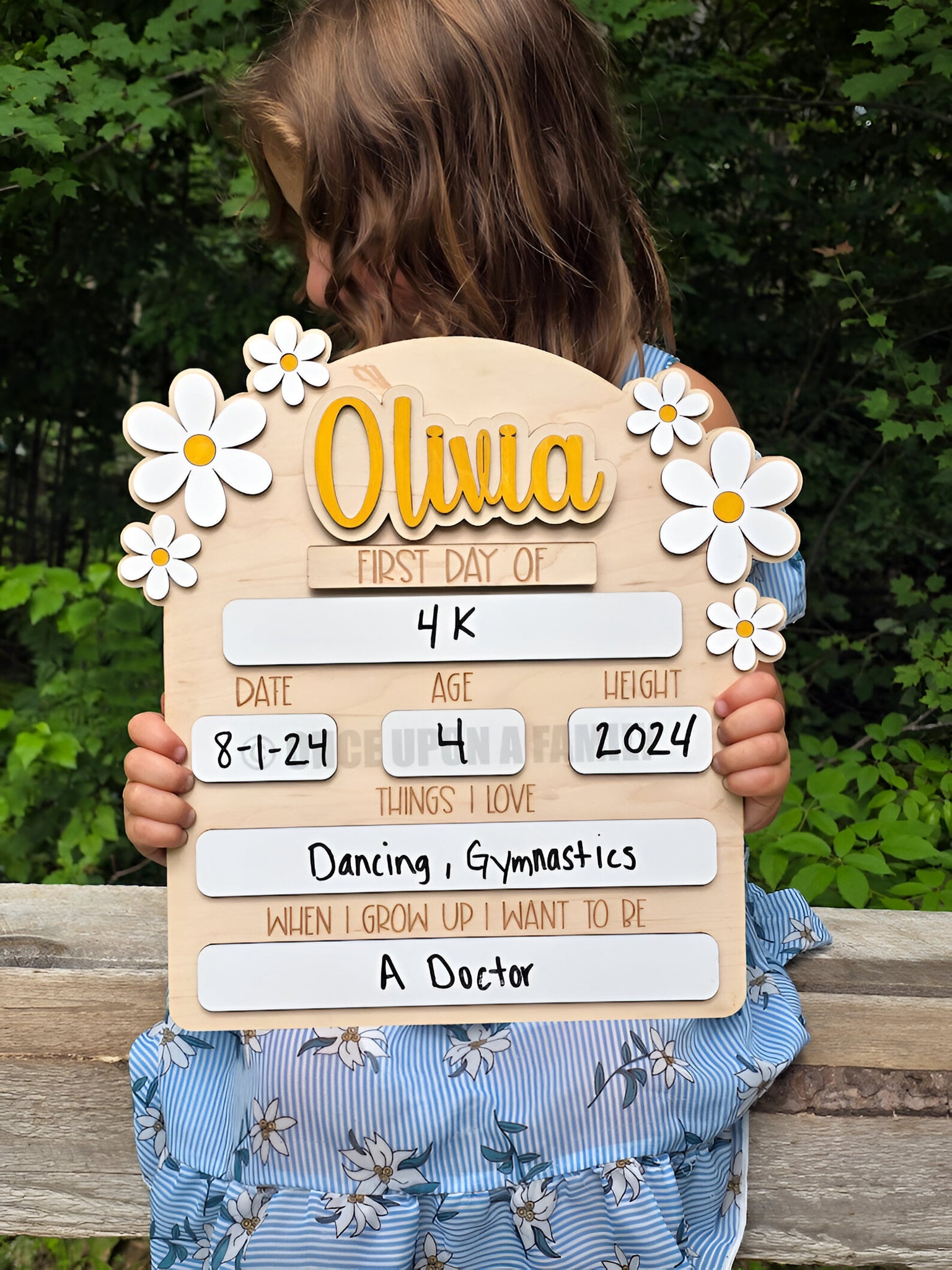 Personalized First Day of School Name Sign, Retro Flower, Daisy Back to School milestone board, Gift for Kid, photo prop kindergarten, Pre-K scsign1