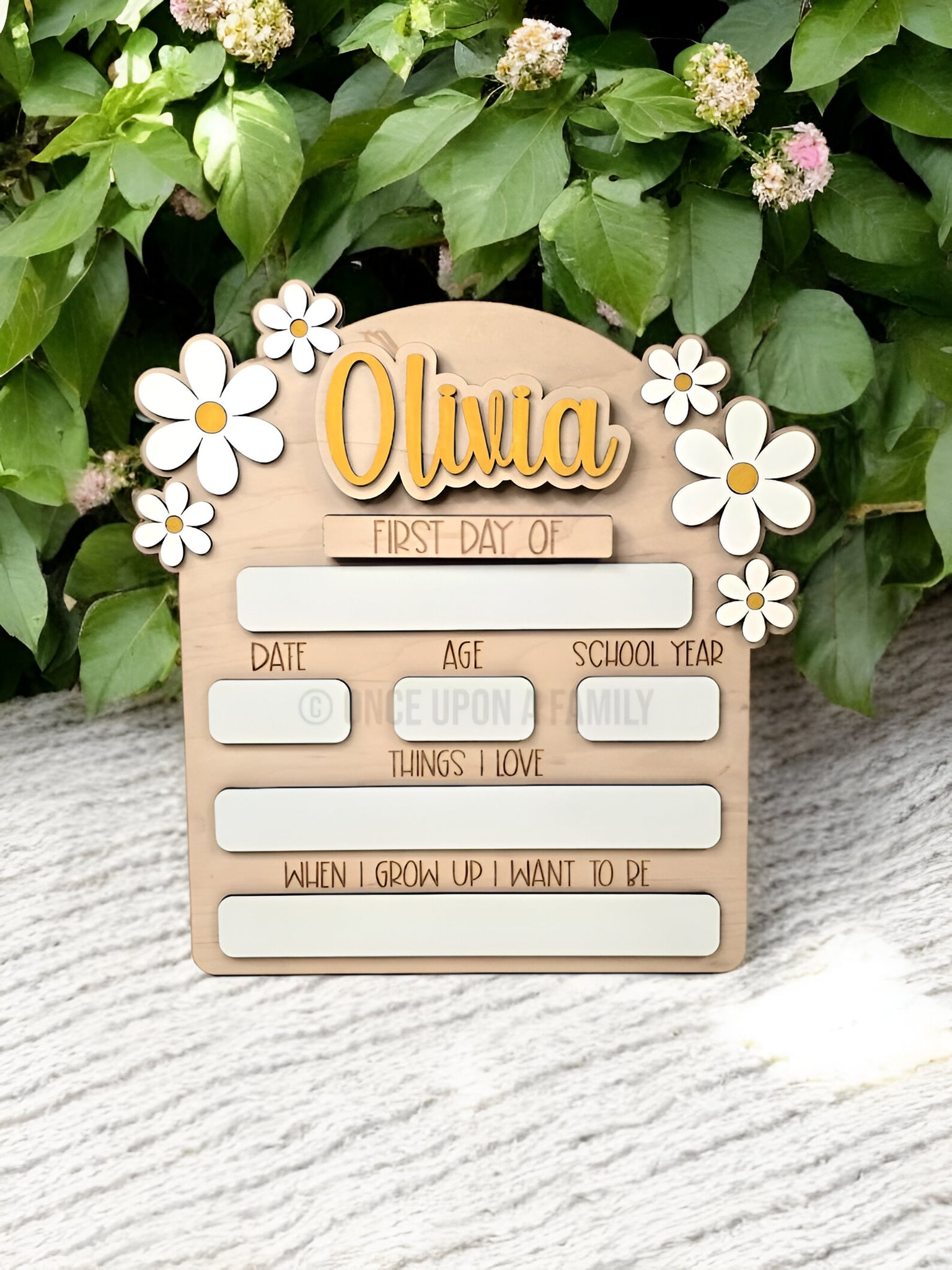 Personalized First Day of School Name Sign, Retro Flower, Daisy Back to School milestone board, Gift for Kid, photo prop kindergarten, Pre-K scsign1