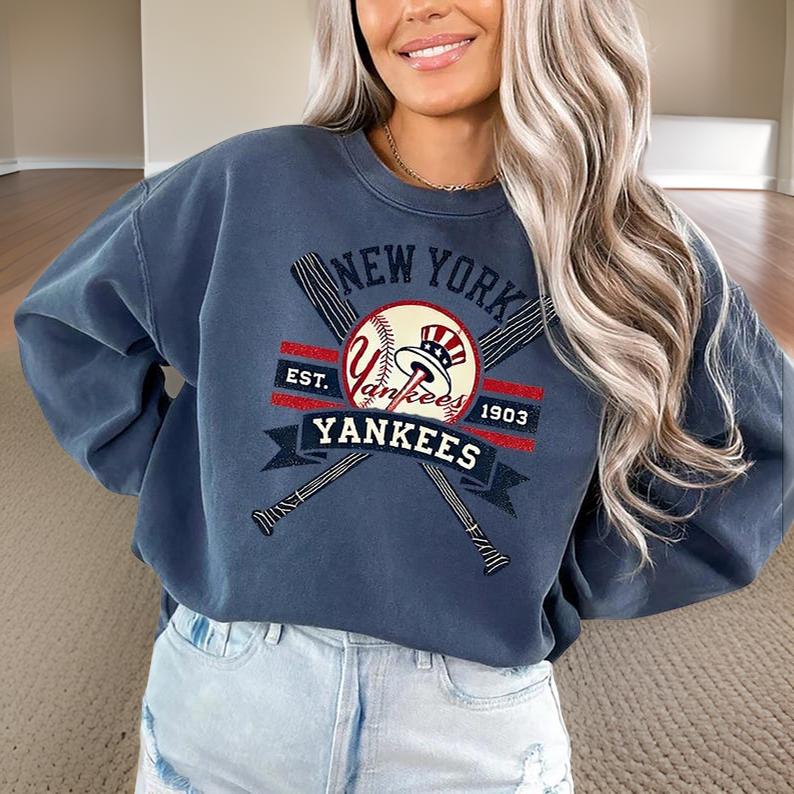 New York Yankees Vintage Sweatshirt, Perfect for Game Day! Cozy New York Yankees shirt, Essential Fan Gear! Chic New York Yankees Hoodie SP24