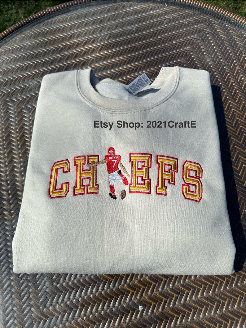 Chiefs Butker Embroidered Crewneck Sweatshirt EMHA1009T