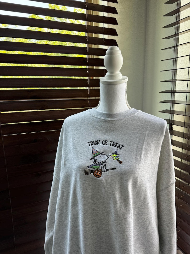 Snoopy Fall Embroidered Sweatshirt, Snoopy Pumpkin Embroidered Hoodie, Halloween Cartoon Dog Embroidery Crewneck Sweatshirt Sleeve EMHA0509