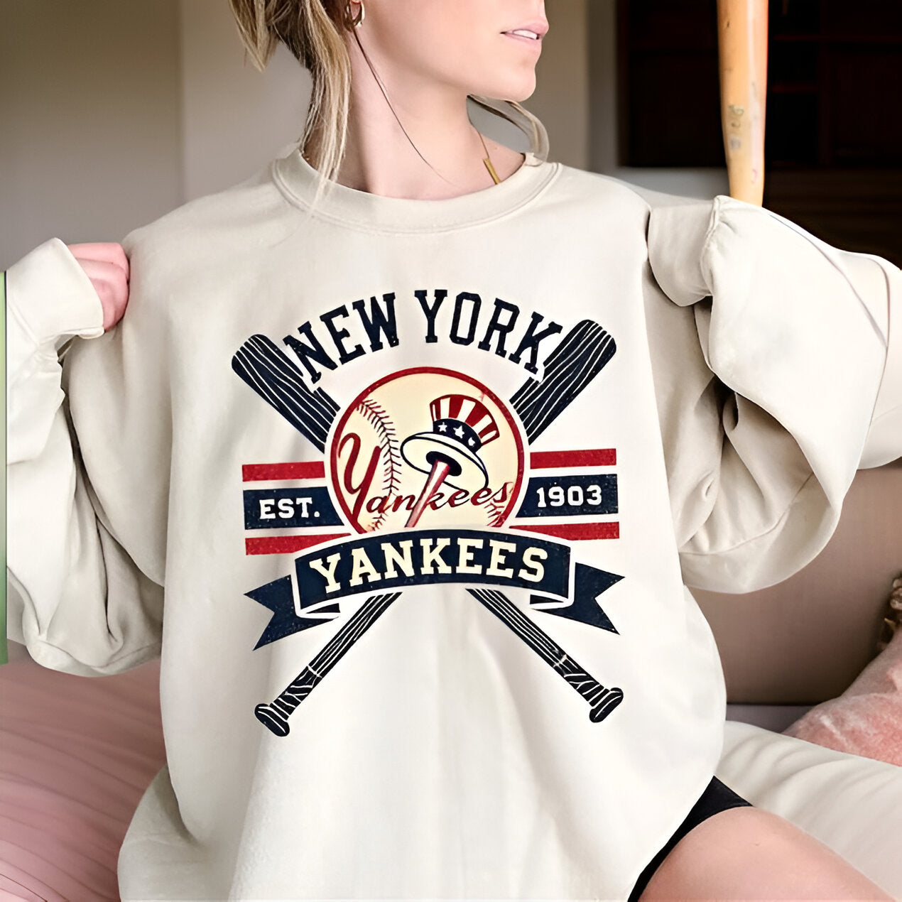 Yankees Vintage Sweatshirt, Perfect for Game Day Sweatshirt, Cozy New York Yankees Crewneck TM22