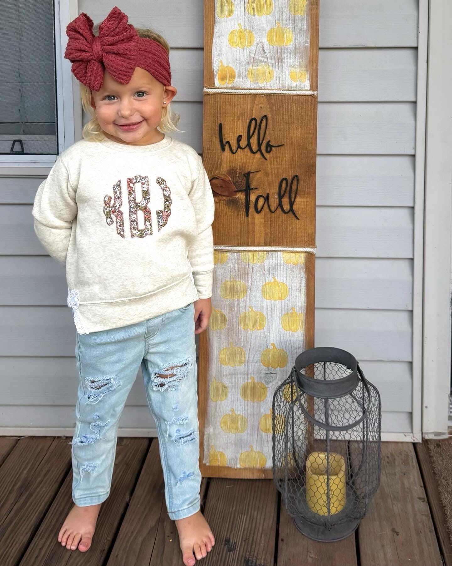 Kids Custom Monogram Appliqu? with Lace Side Bow -  Embroidered Crewneck Sweatshirt - Floral Embroidery Crewneck - Christmas Gift ESIBOW