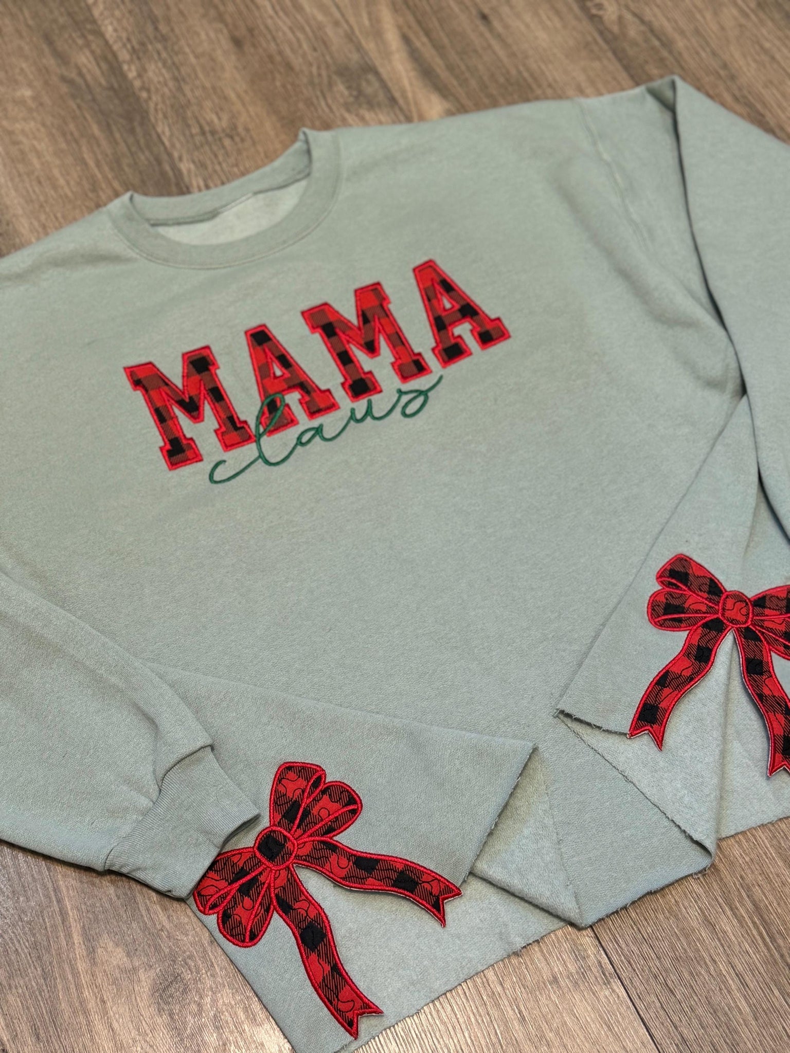 Mama Claus Side Bow Cut-Out Sweatshirt, Plaid Christmas Pullover, Trendy Coquette Bow, Viral Bow Sweatshirt ESIBOW