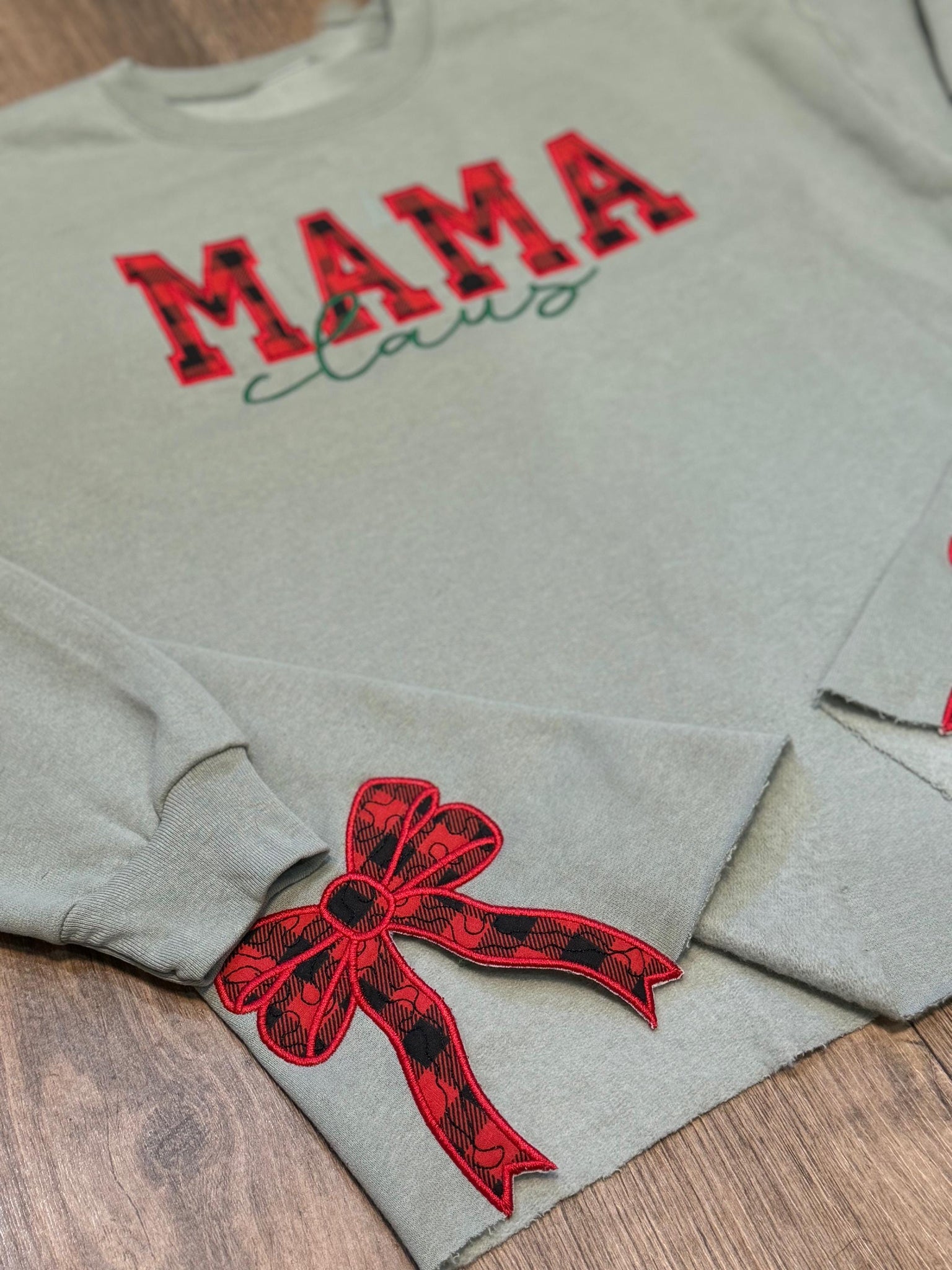 Mama Claus Side Bow Cut-Out Sweatshirt, Plaid Christmas Pullover, Trendy Coquette Bow, Viral Bow Sweatshirt ESIBOW