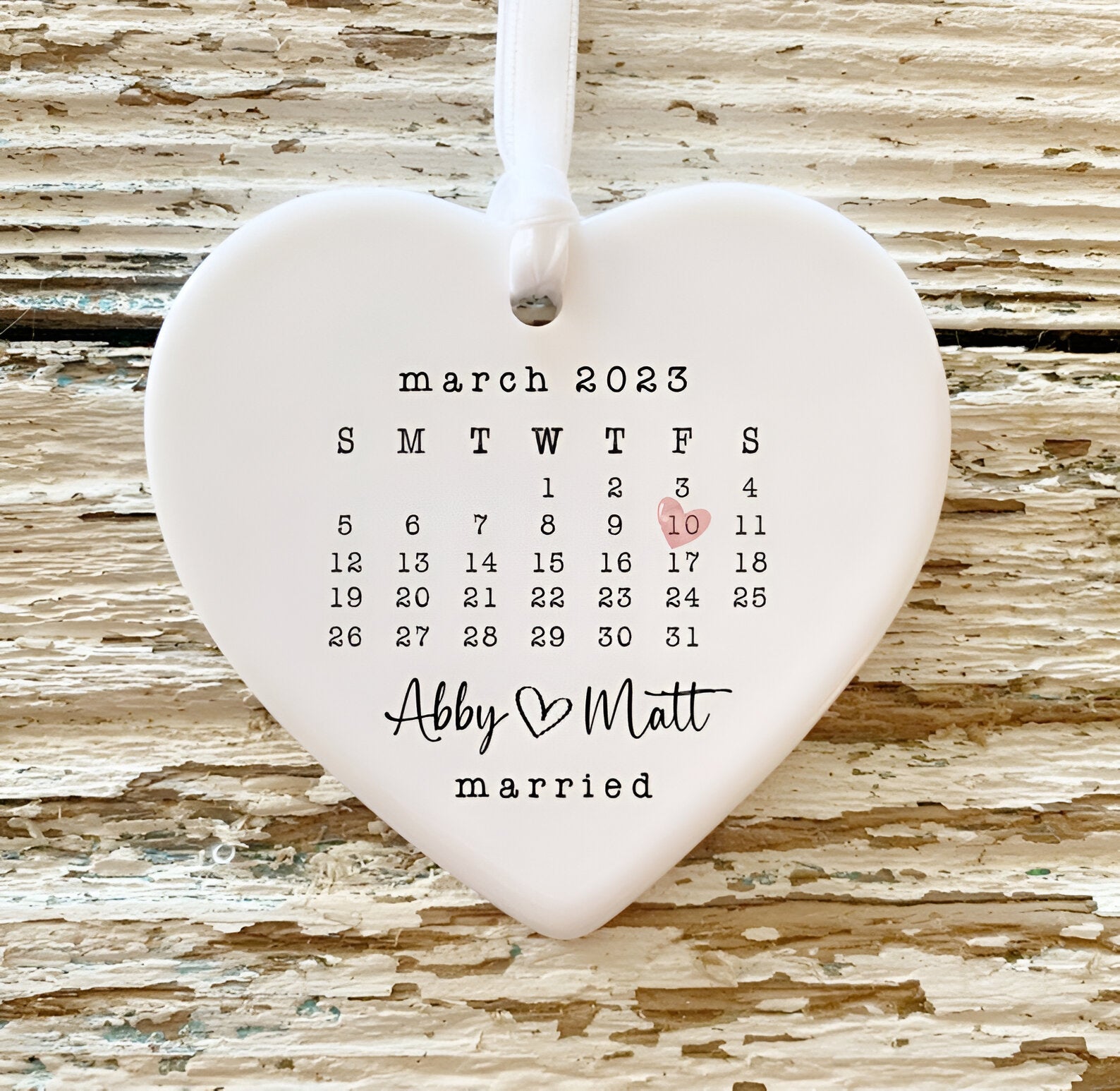 Married Ornament Wedding Gift Wedding Date ornament Calendar Anniversary Gift Our First Christmas Newlywed Gift Engagement Gift ORN0110