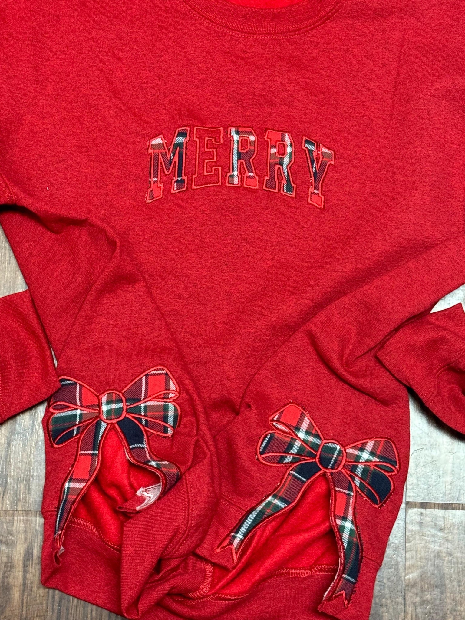 Merry Side Bow Cut-Out Sweatshirt, Plaid Christmas Pullover, Trendy Coquette Bow, Crewneck Sweatshirt ESIBOW