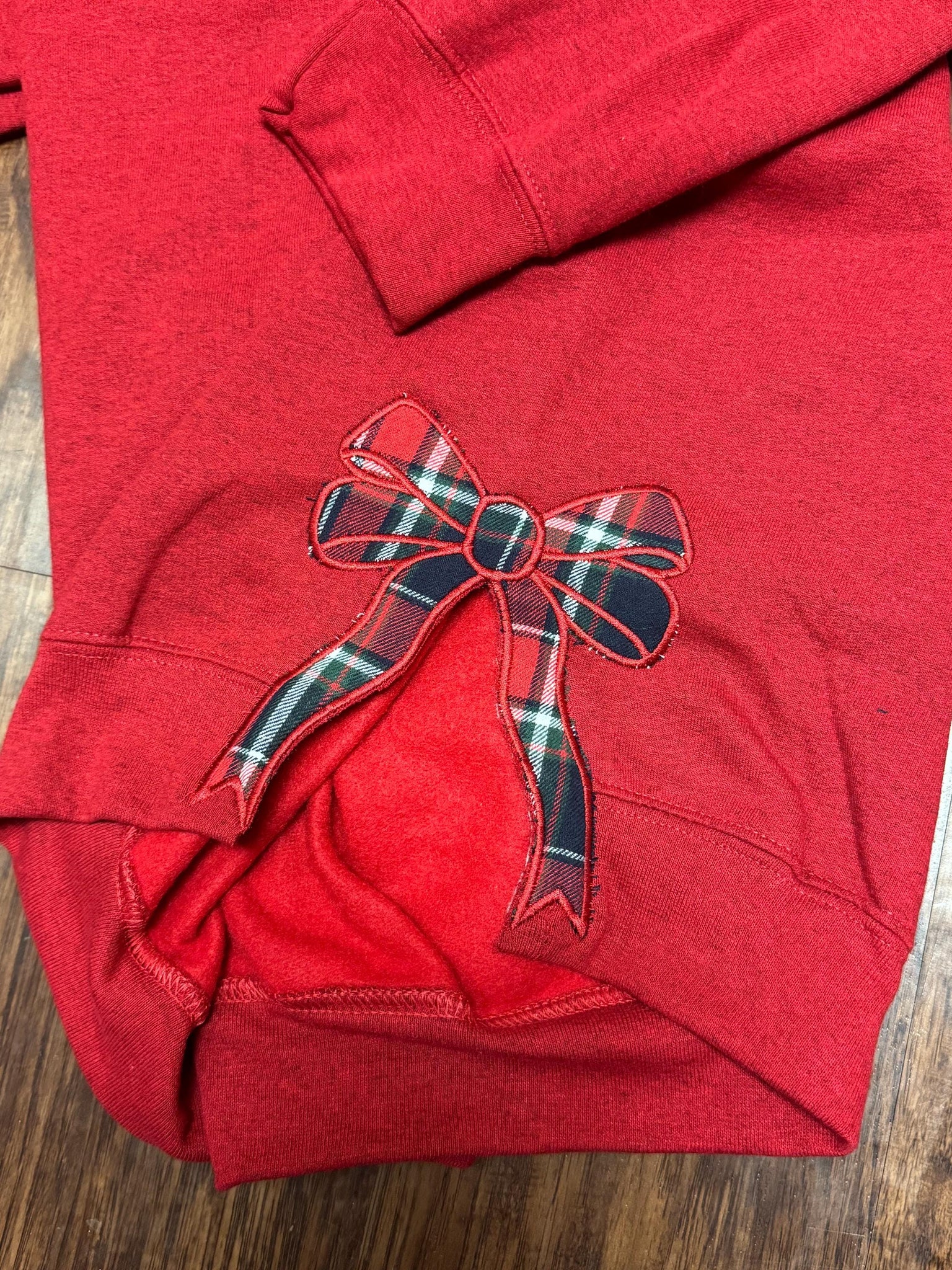 Merry Side Bow Cut-Out Sweatshirt, Plaid Christmas Pullover, Trendy Coquette Bow, Crewneck Sweatshirt ESIBOW